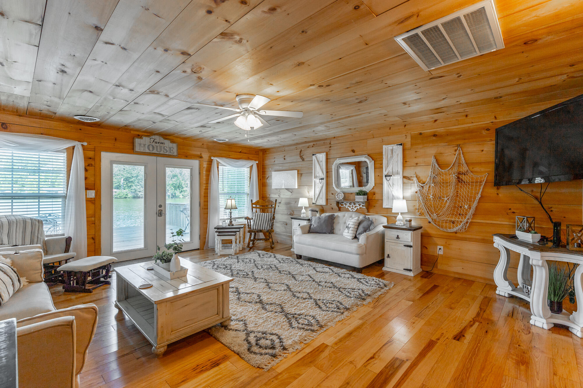 1346-1372 Peggy Lane