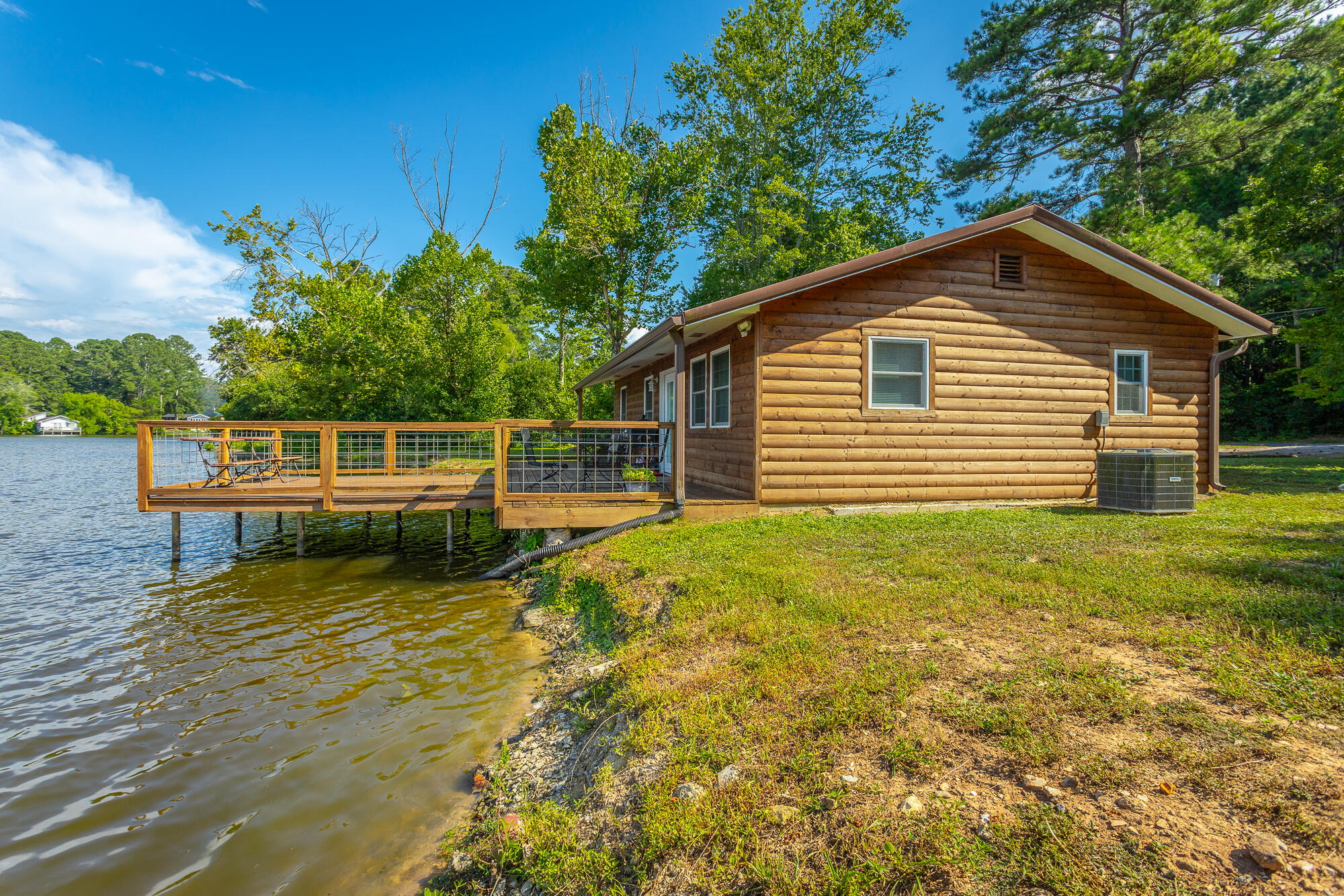 1346-1372 Peggy Lane