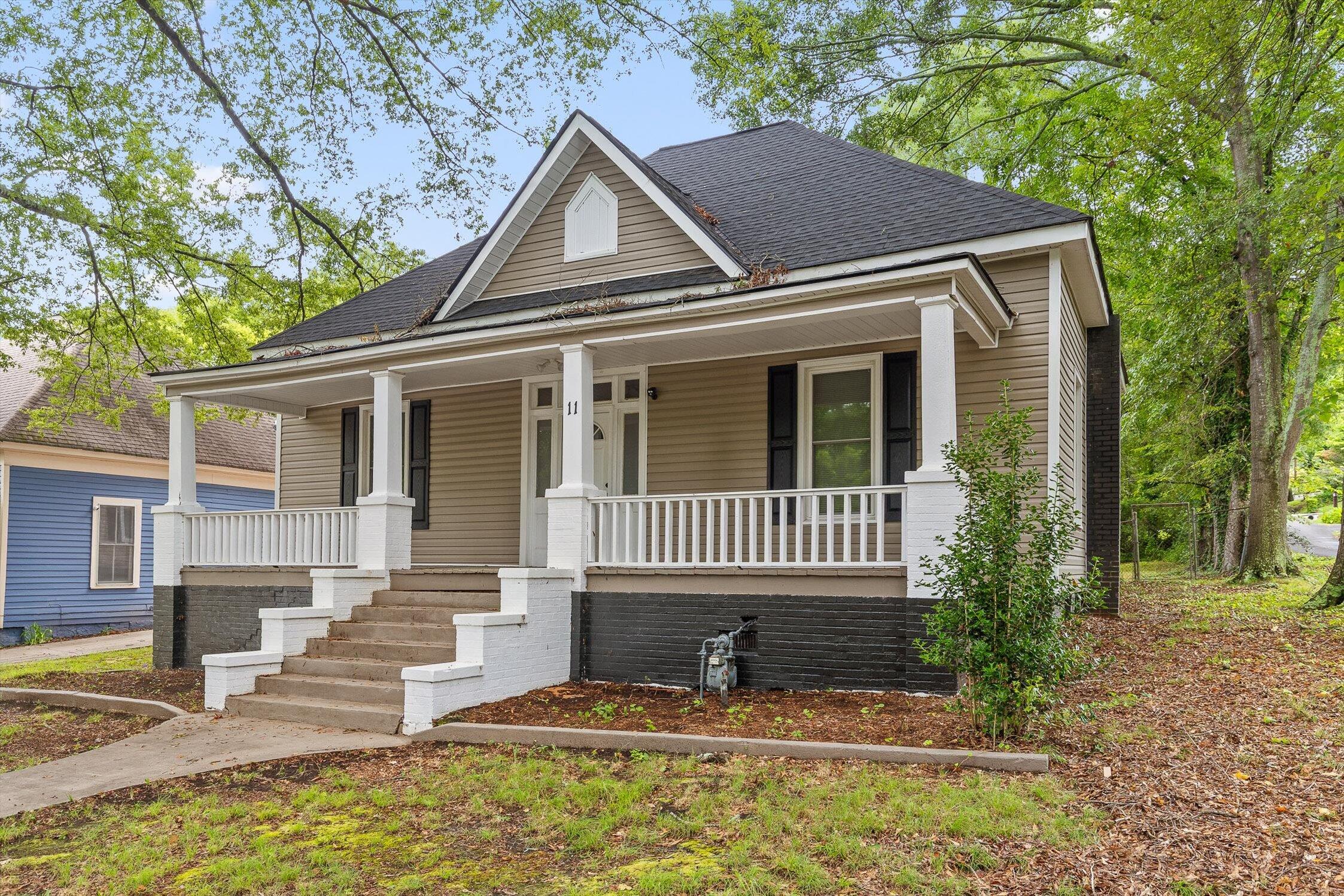 11 Pine Street NE