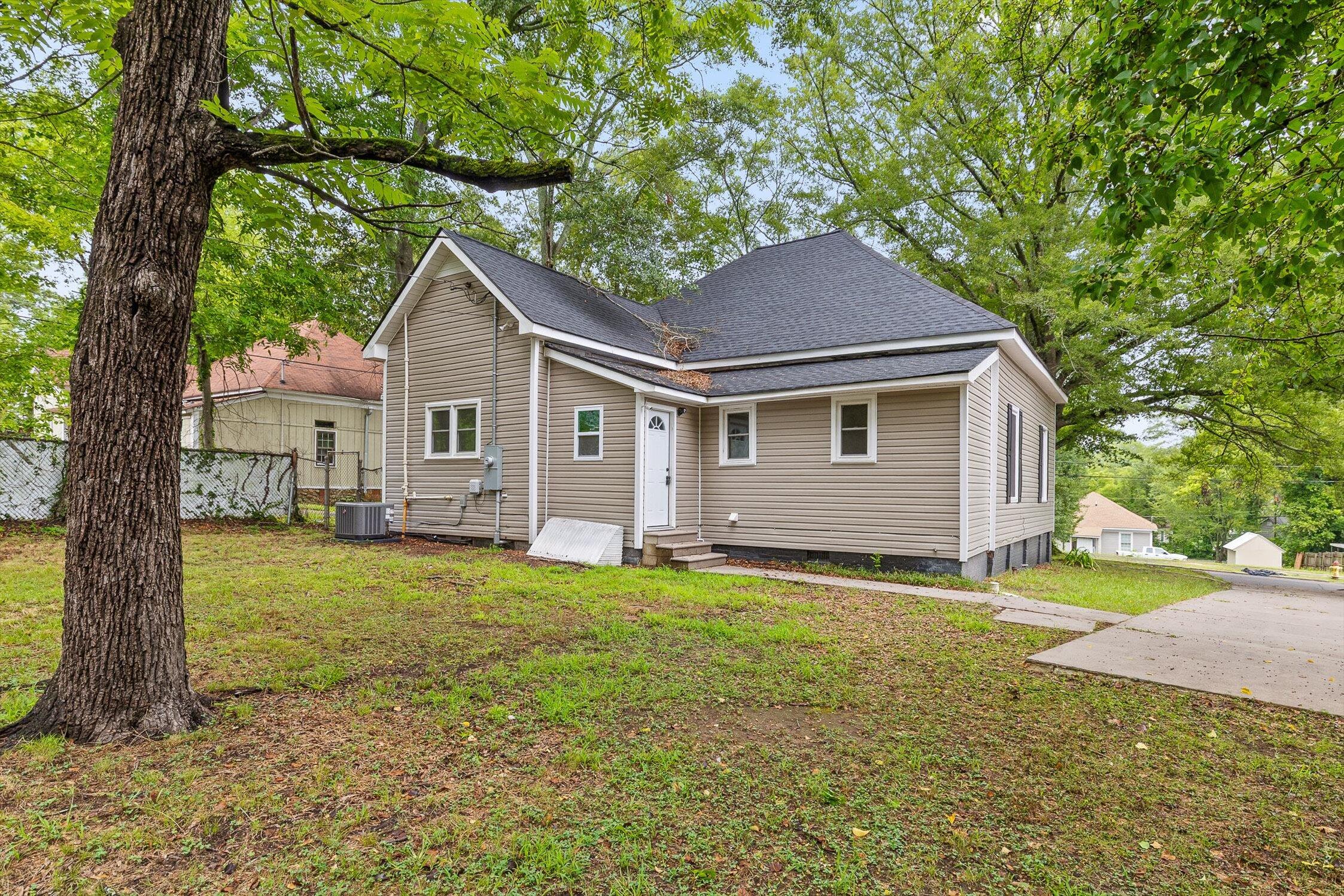 11 Pine Street NE