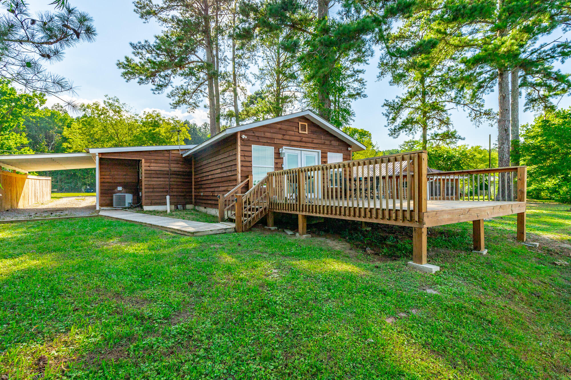 1350 Peggy Lane