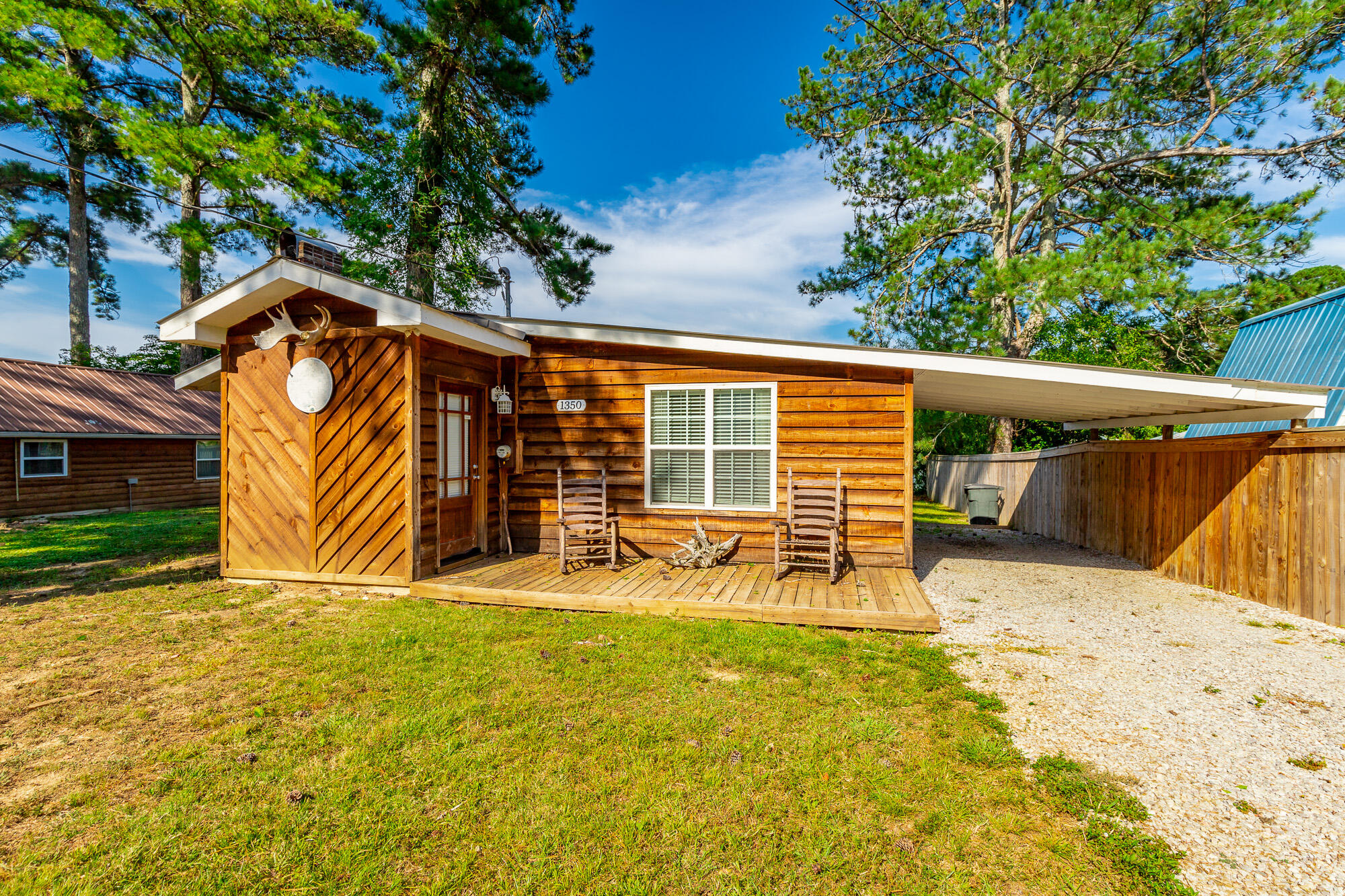 1350 Peggy Lane