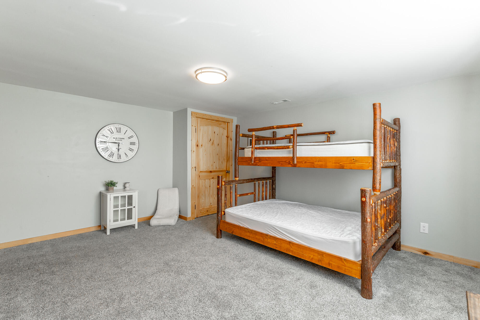 1350 Peggy Lane