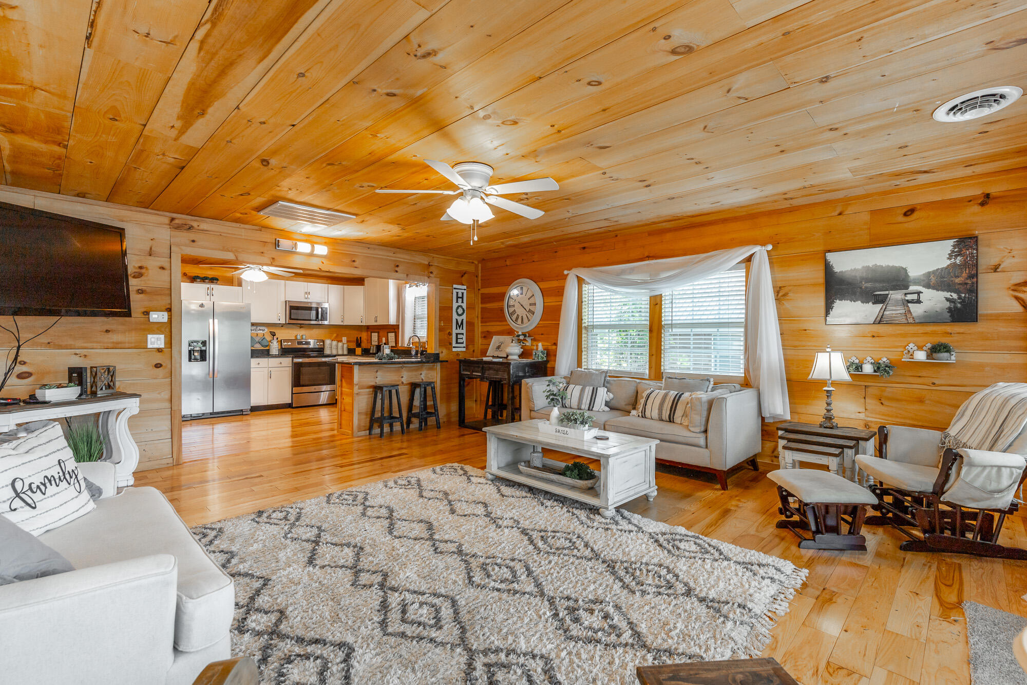 1350 Peggy Lane