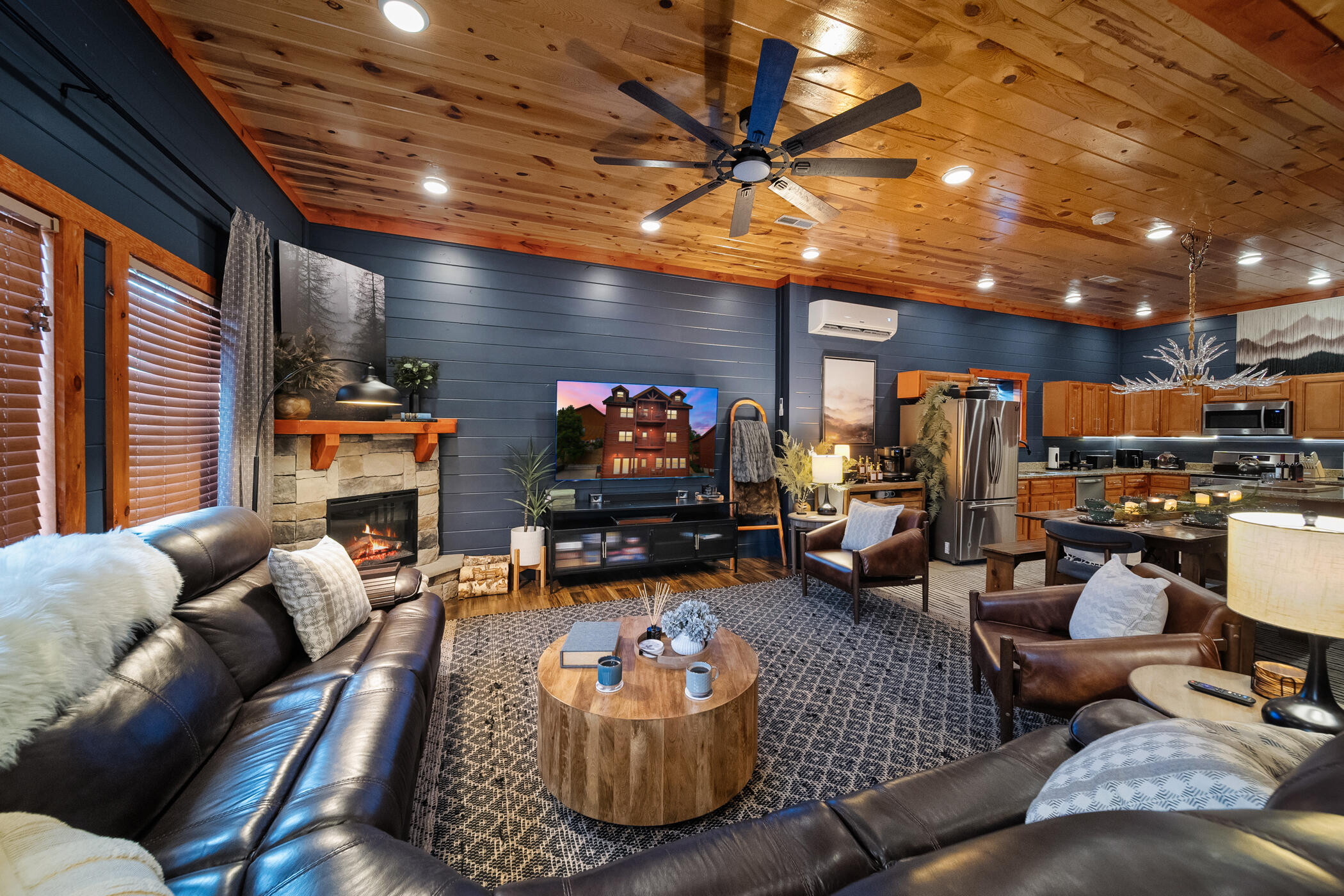 2513 Laurel Point Way