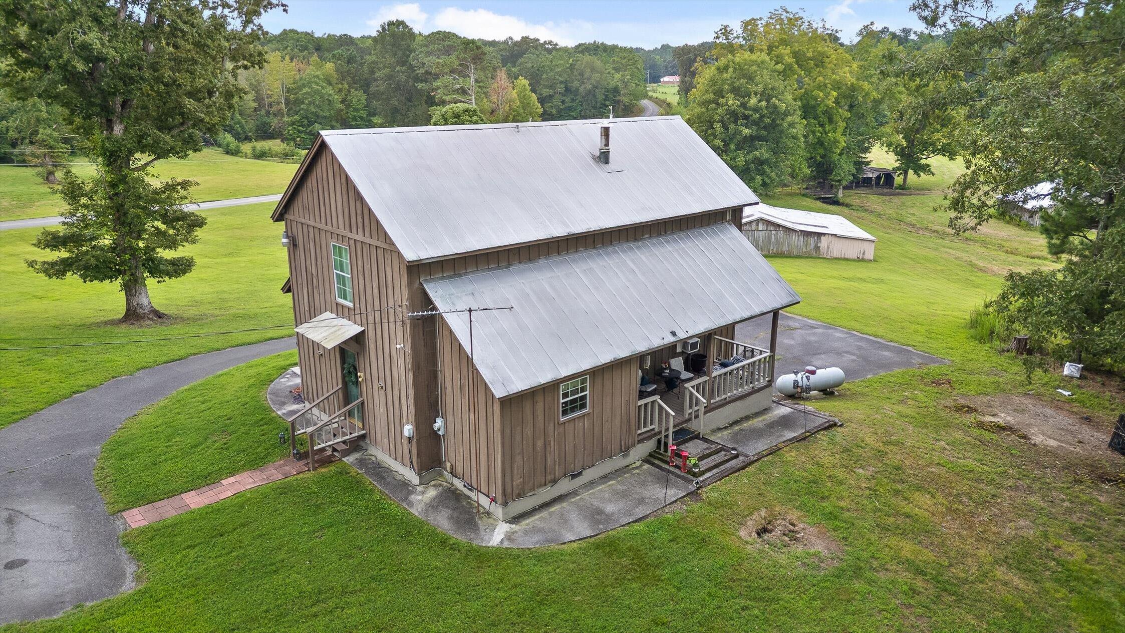 450 Arnold Lane, LaFayette