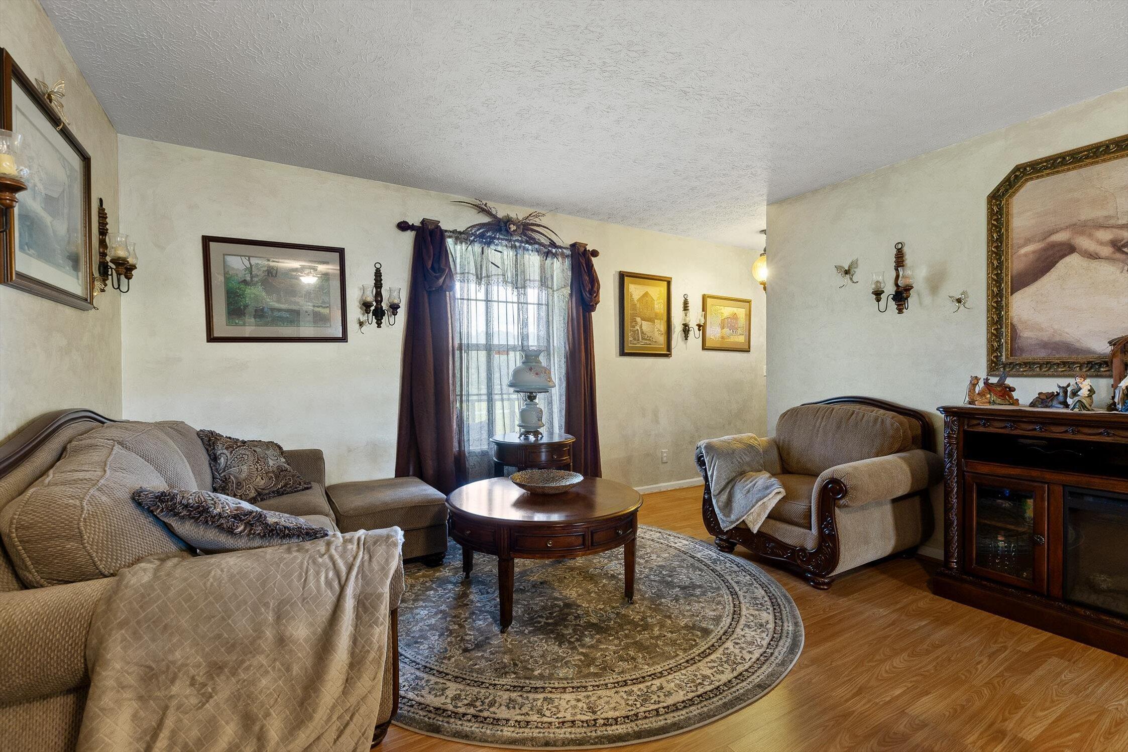 450 Arnold Lane, LaFayette