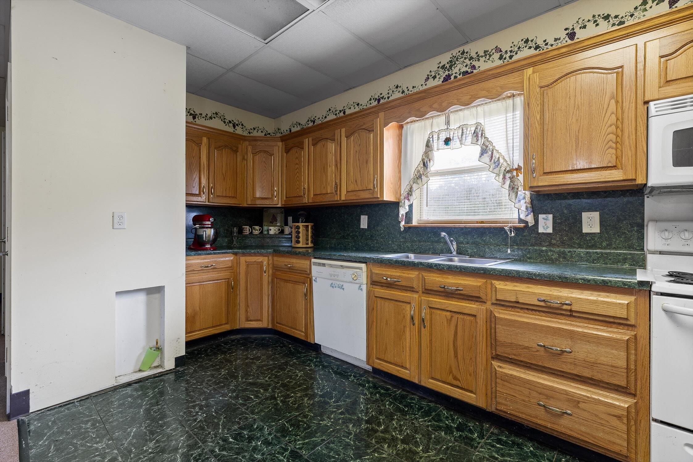 450 Arnold Lane, LaFayette