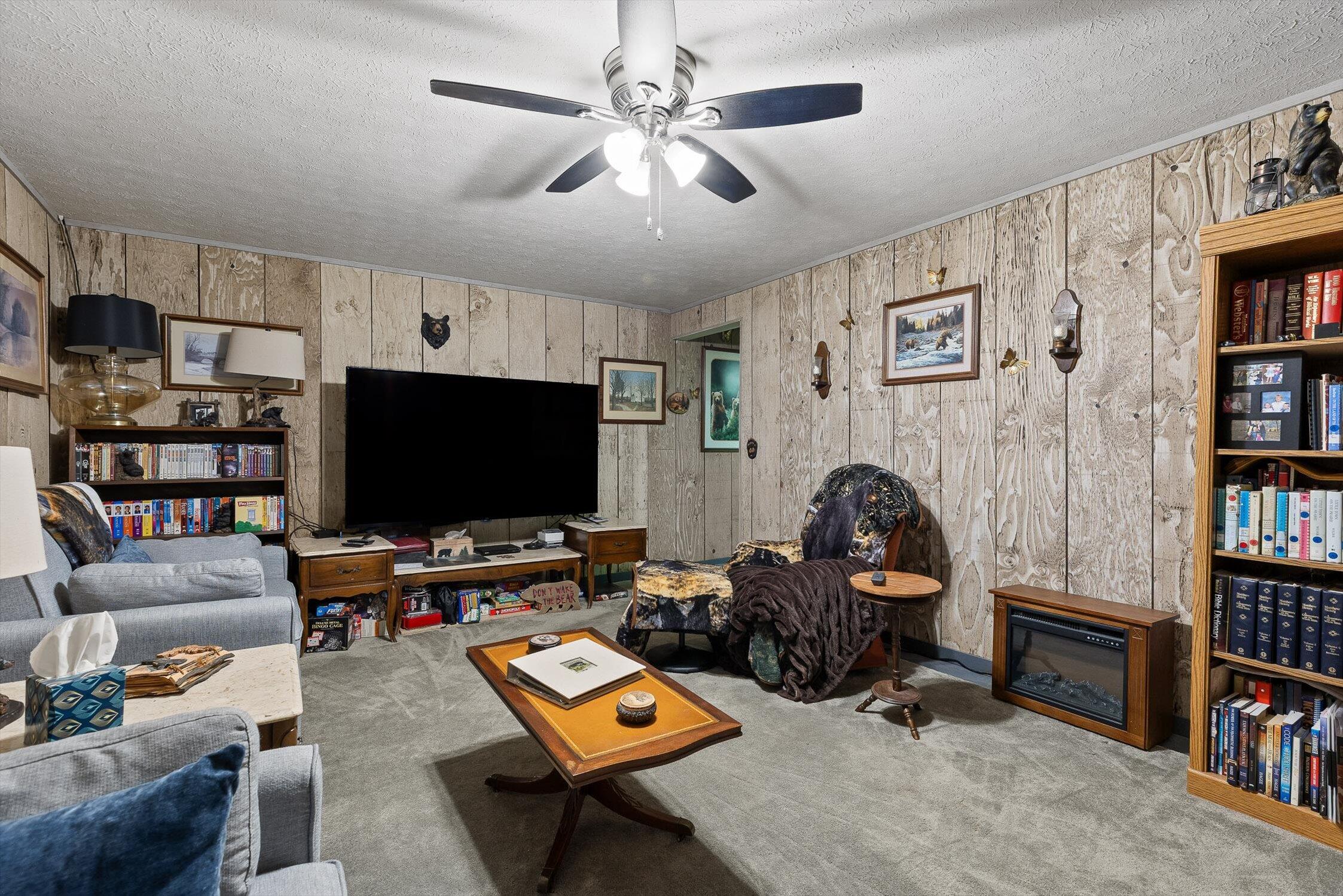 450 Arnold Lane, LaFayette