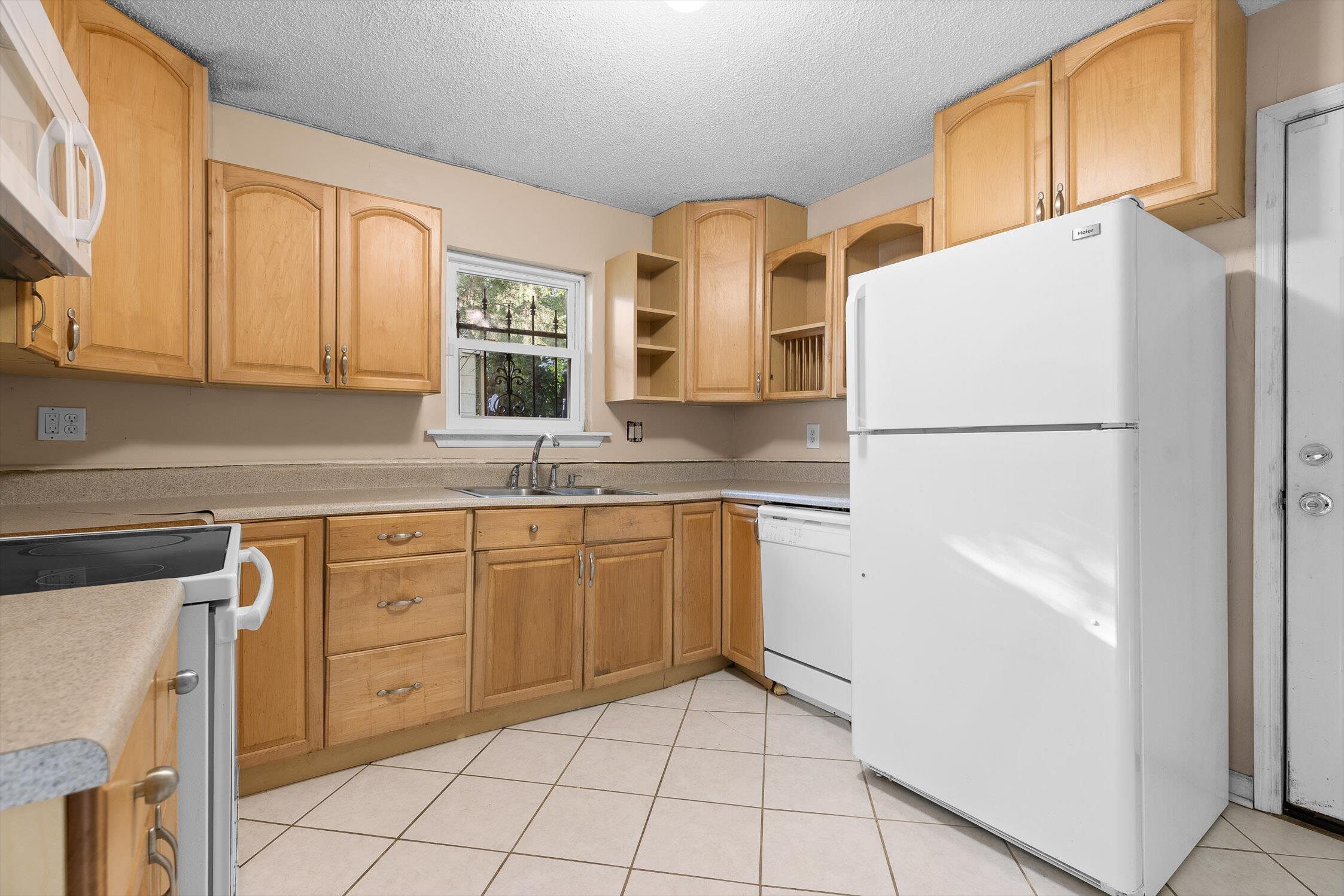 4902 Cameron Lane