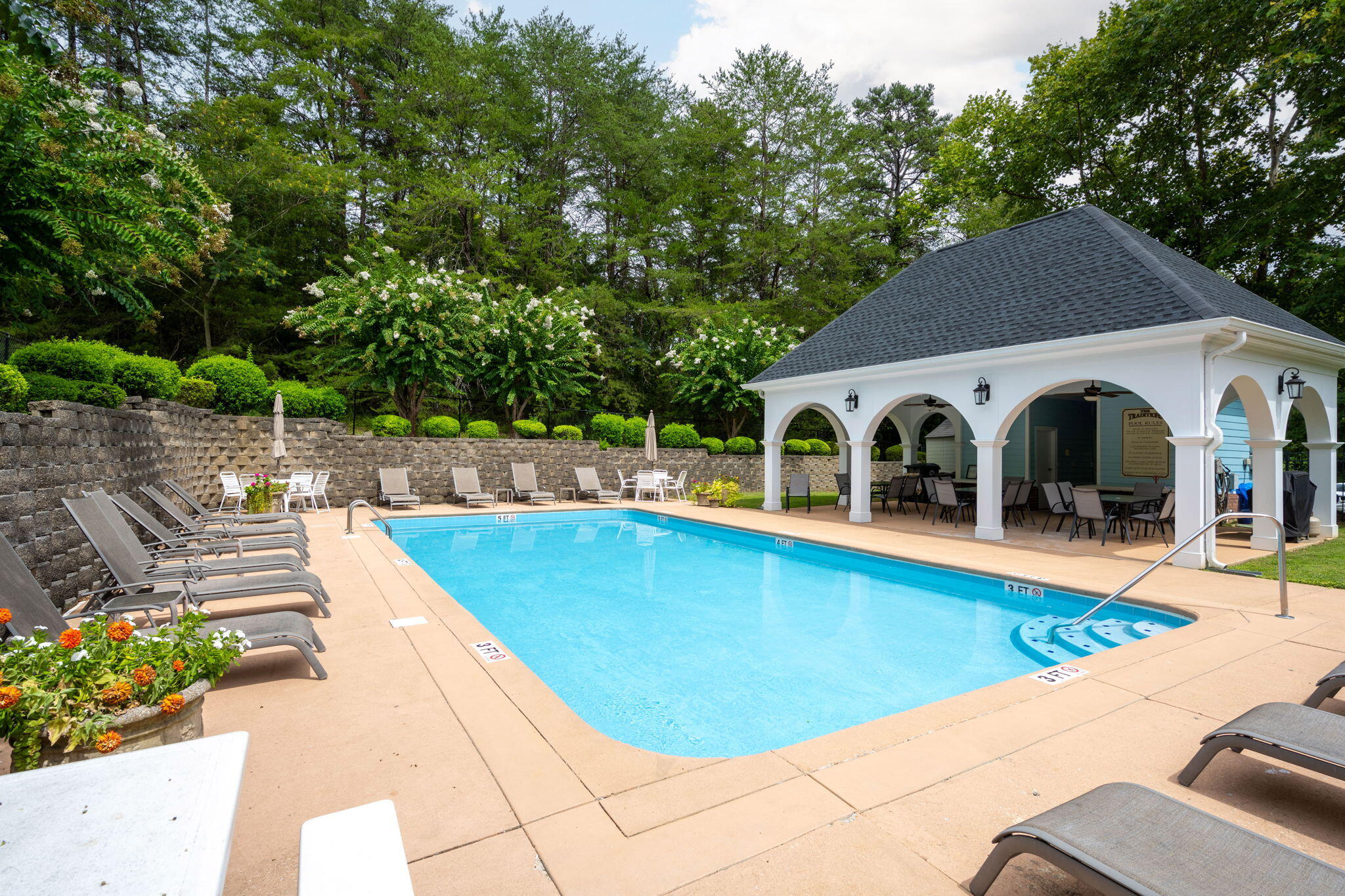 5877 Courtyard Circle