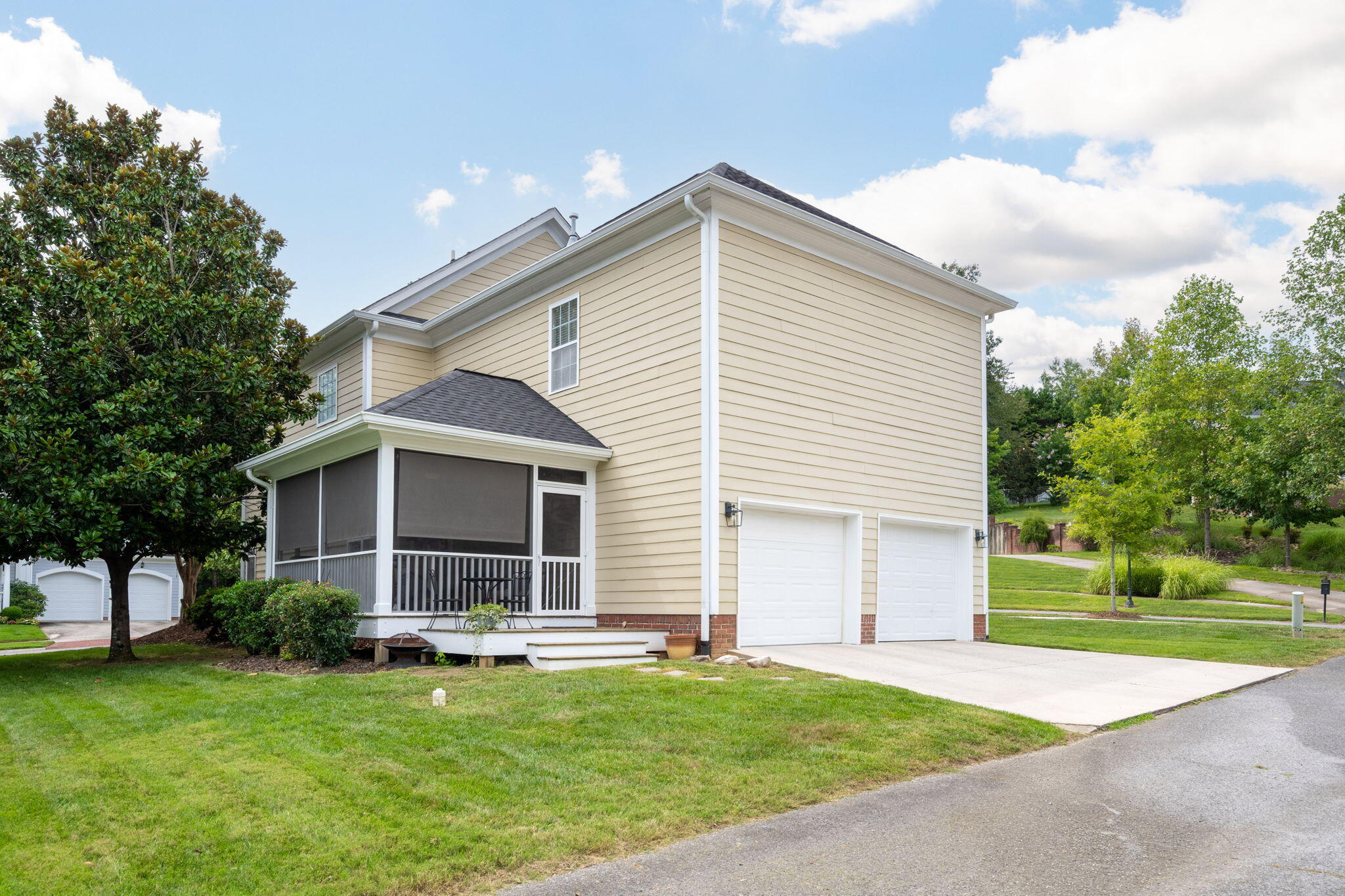 5877 Courtyard Circle