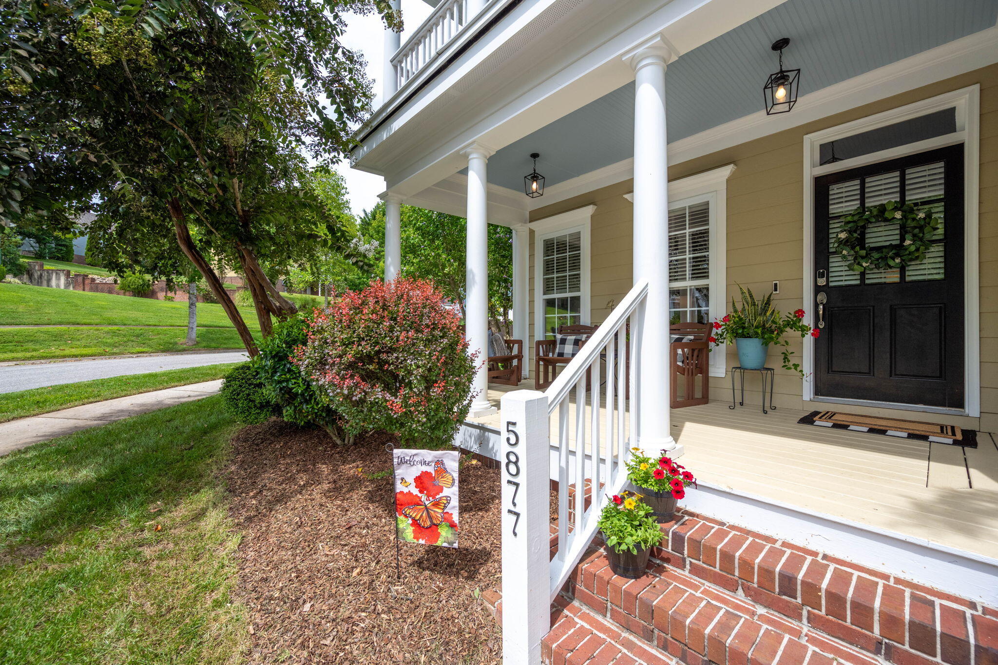 5877 Courtyard Circle