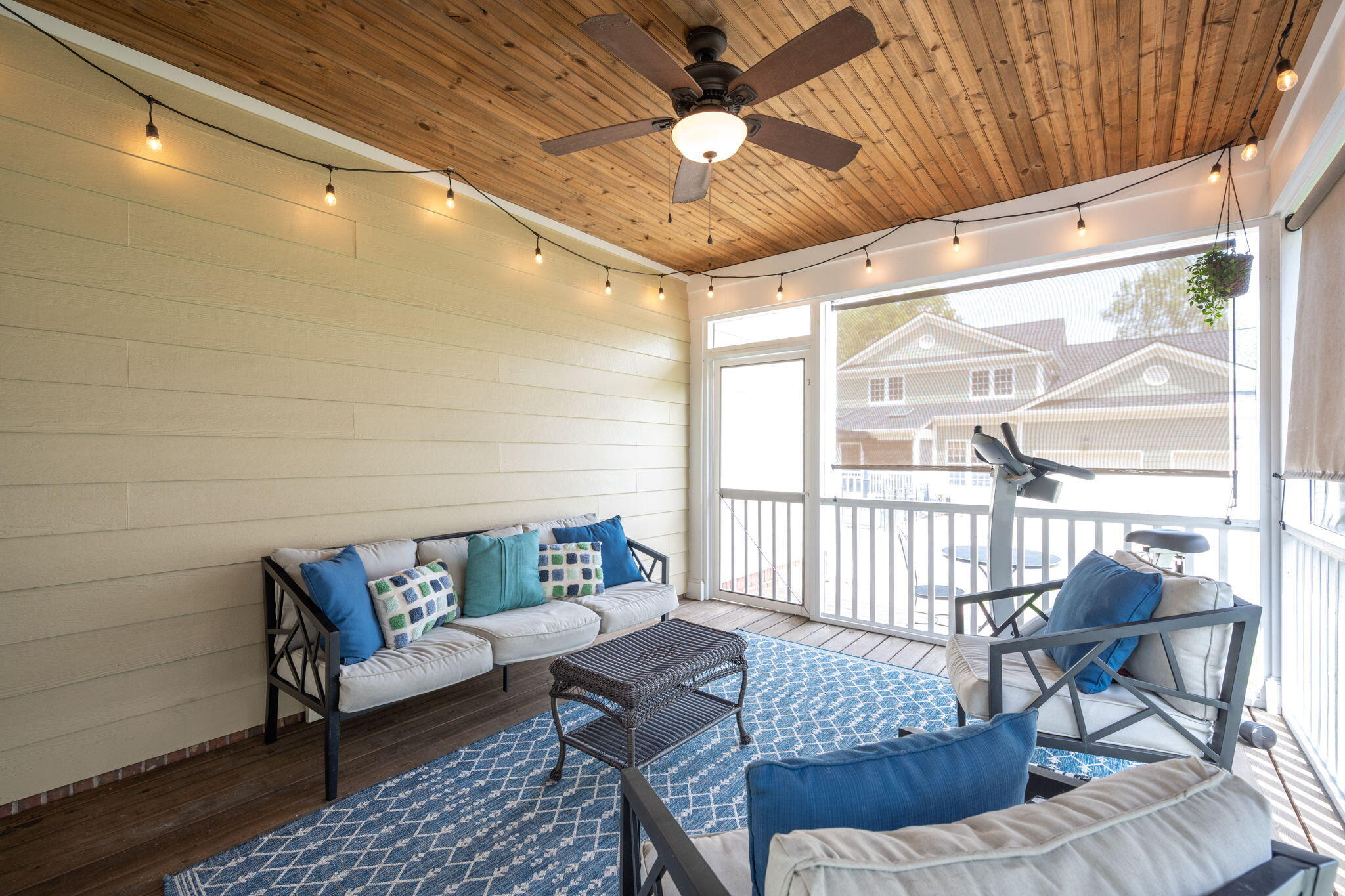 5877 Courtyard Circle