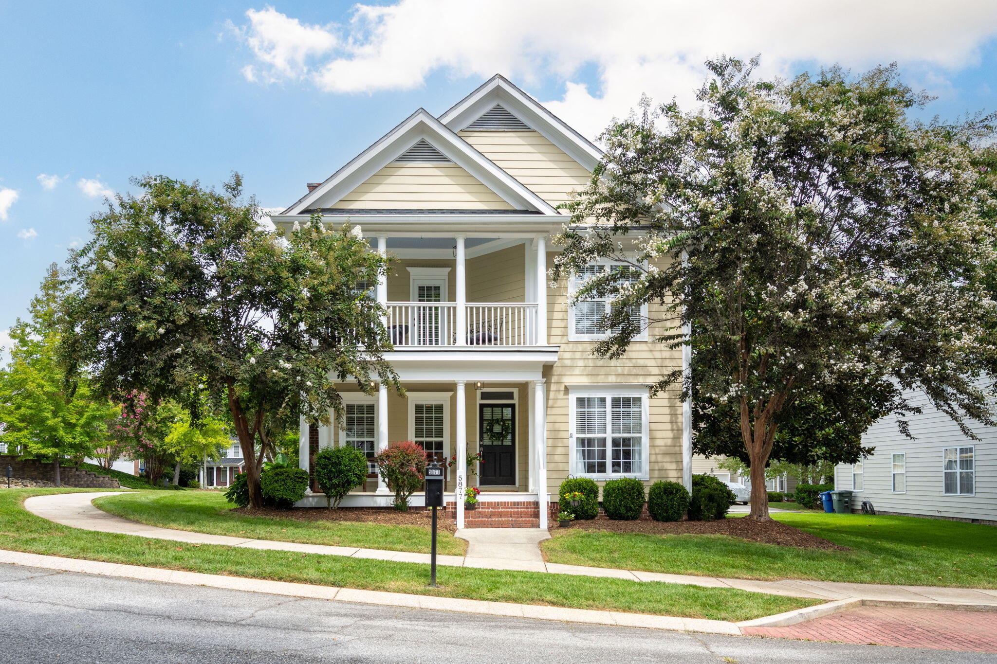 5877 Courtyard Circle