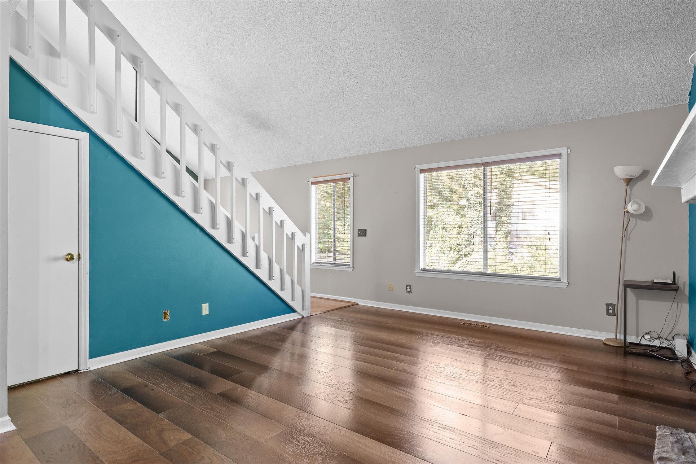 609 Cherokee Trail NW