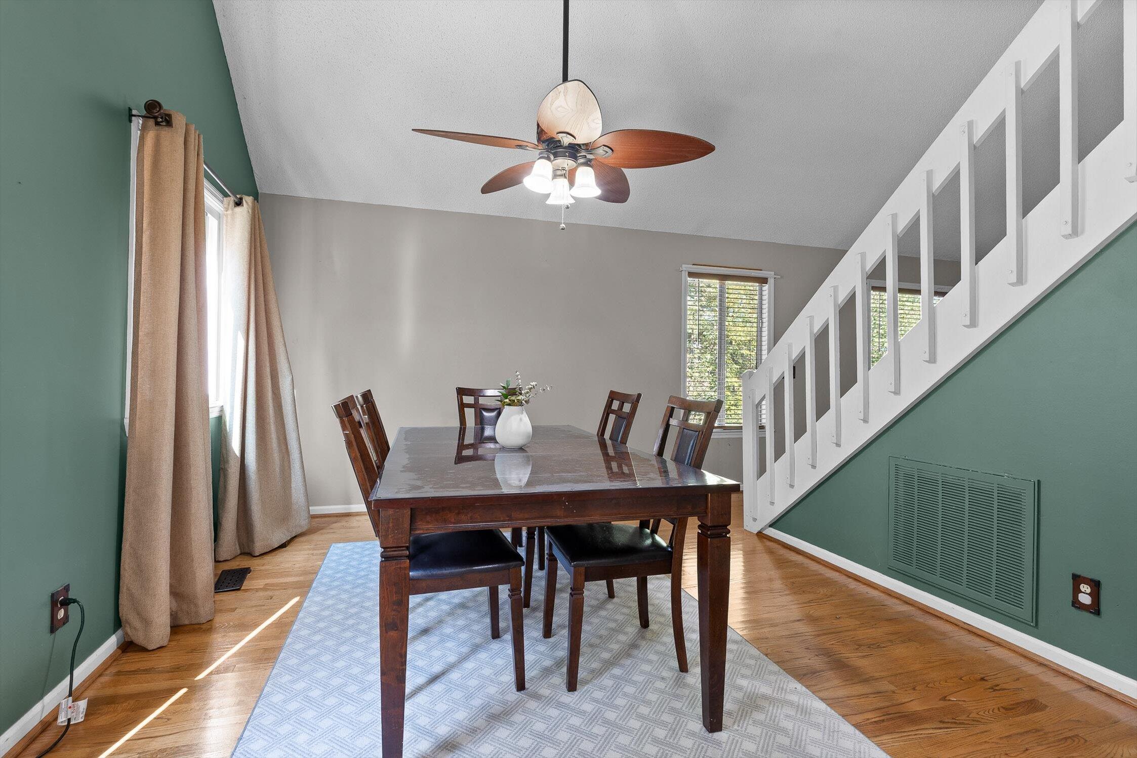 609 Cherokee Trail NW