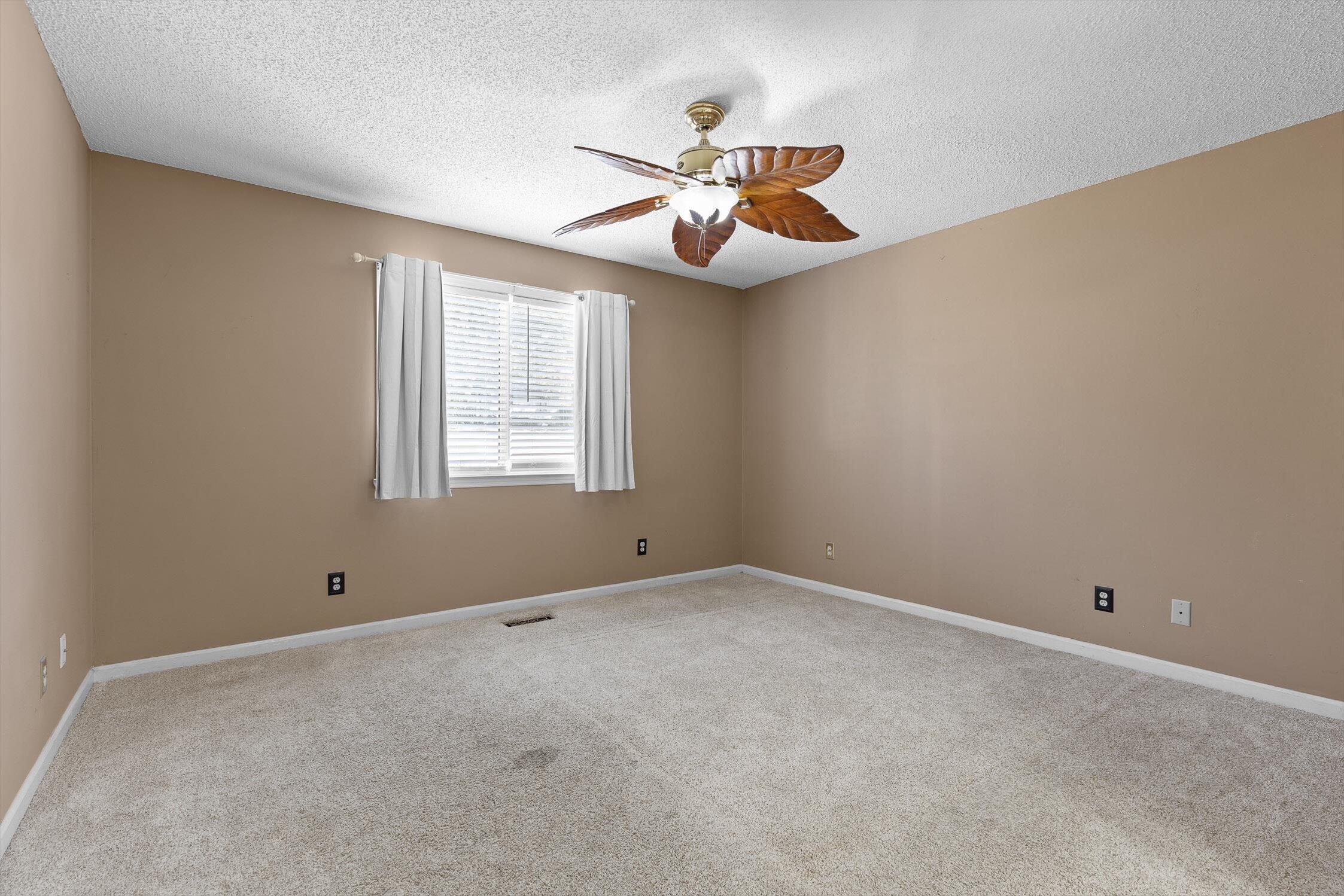 609 Cherokee Trail NW