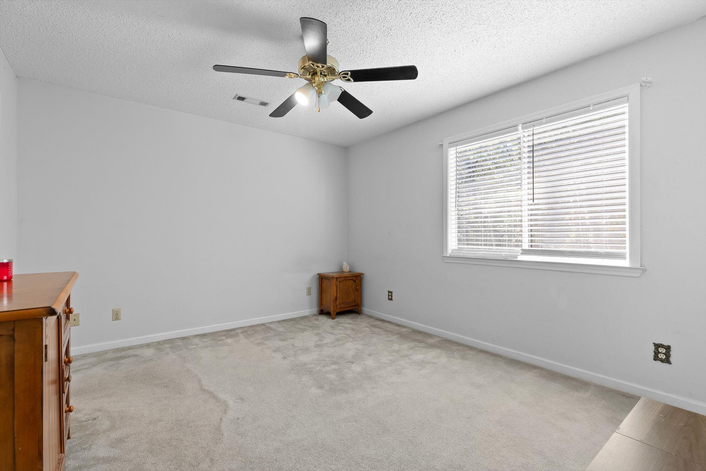 609 Cherokee Trail NW