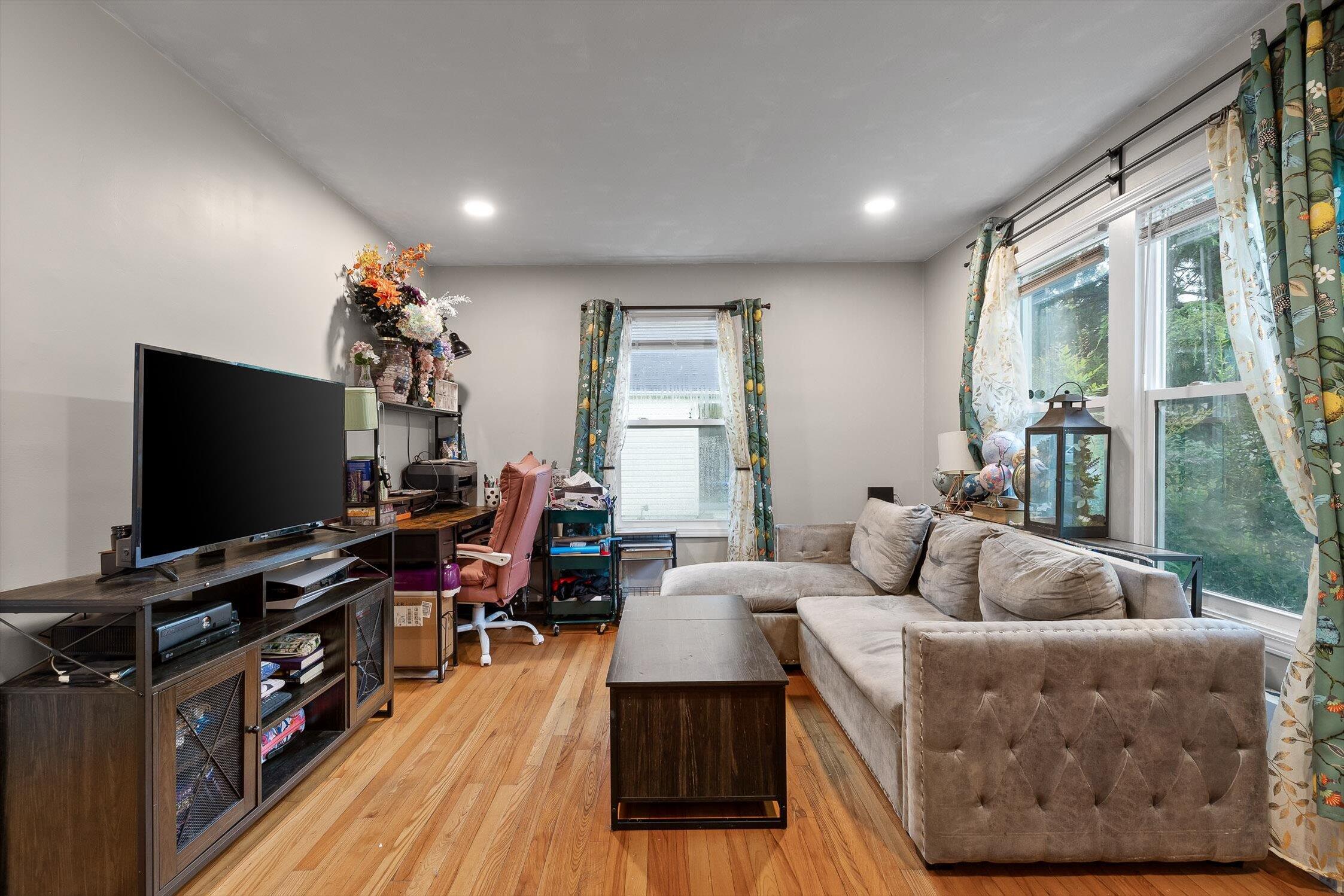 4919 Carolyn Lane
