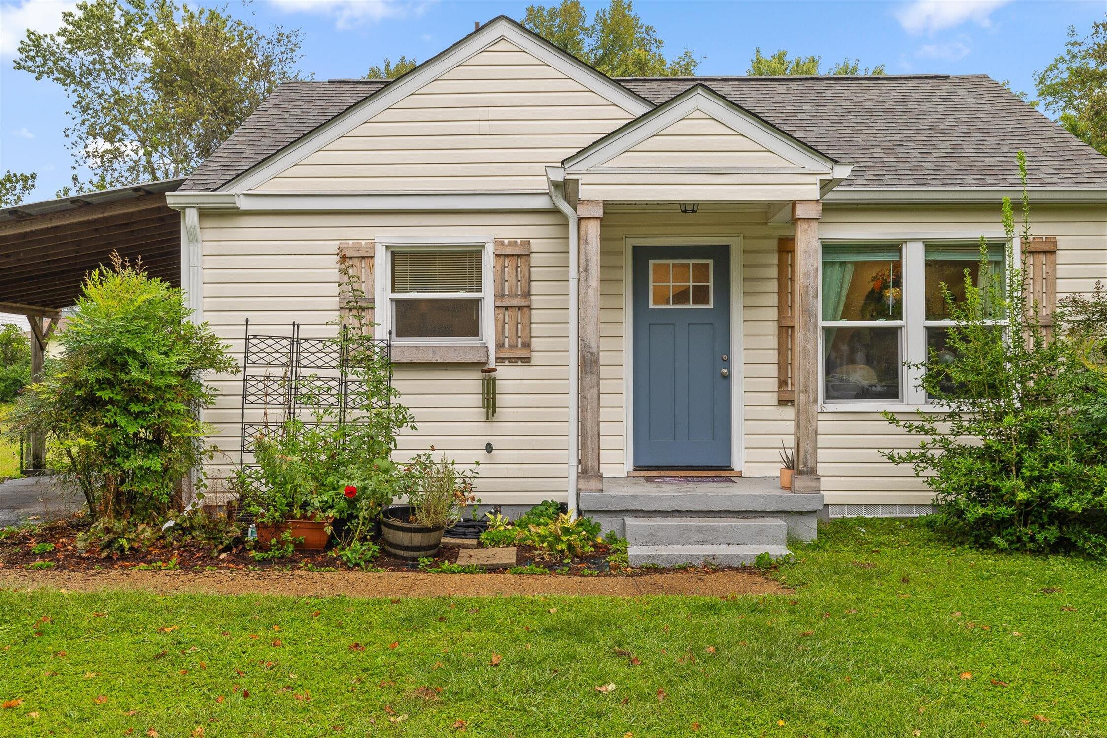 4919 Carolyn Lane