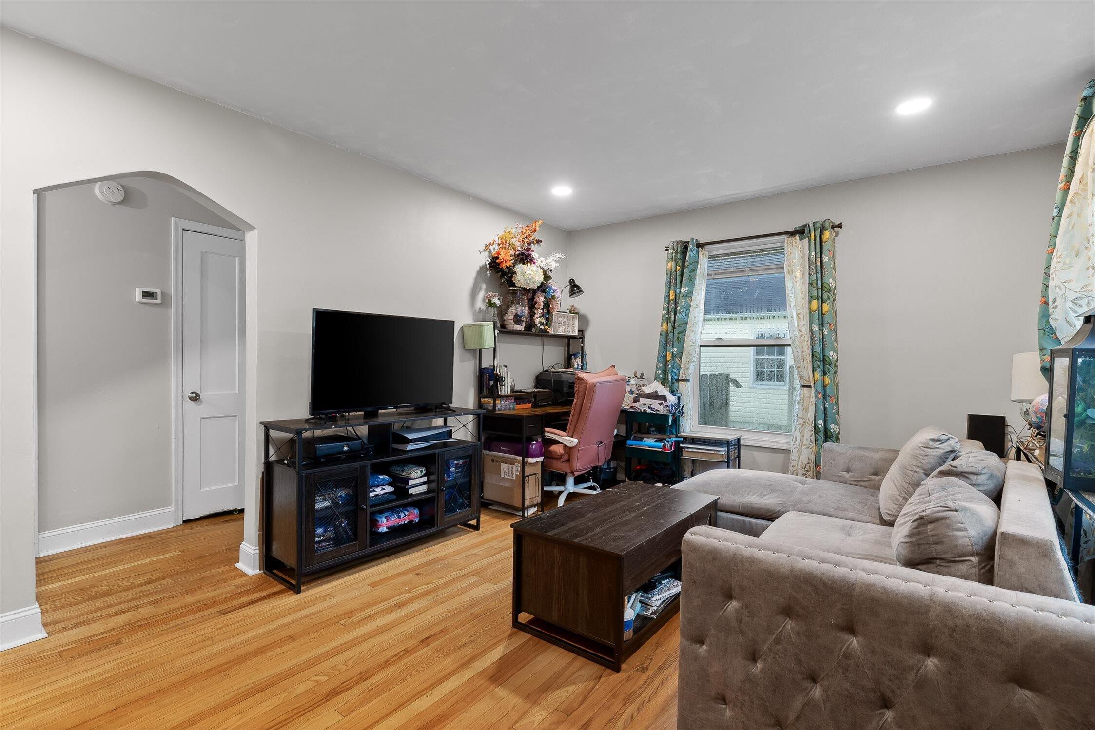 4919 Carolyn Lane