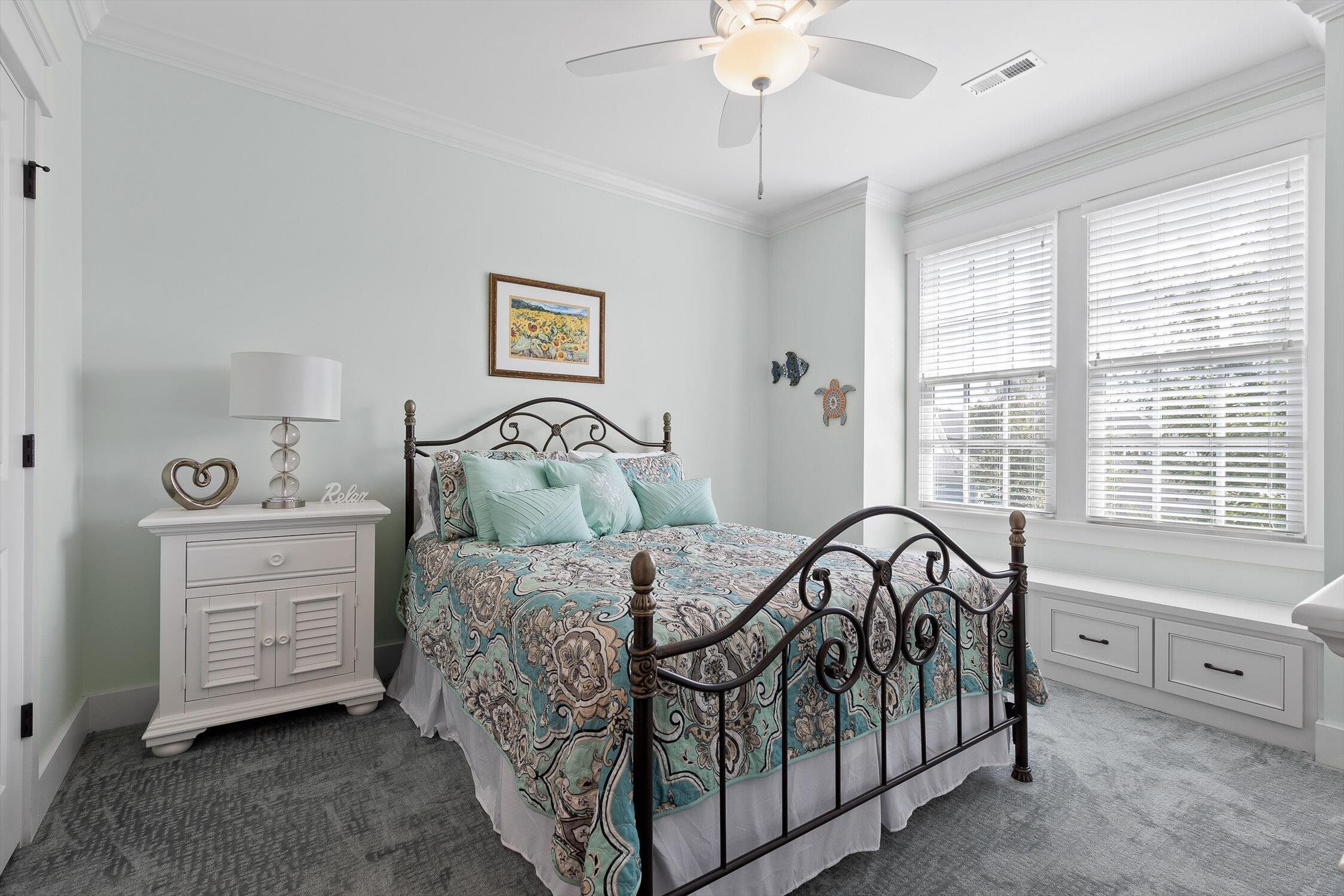 922 Elk Ridge