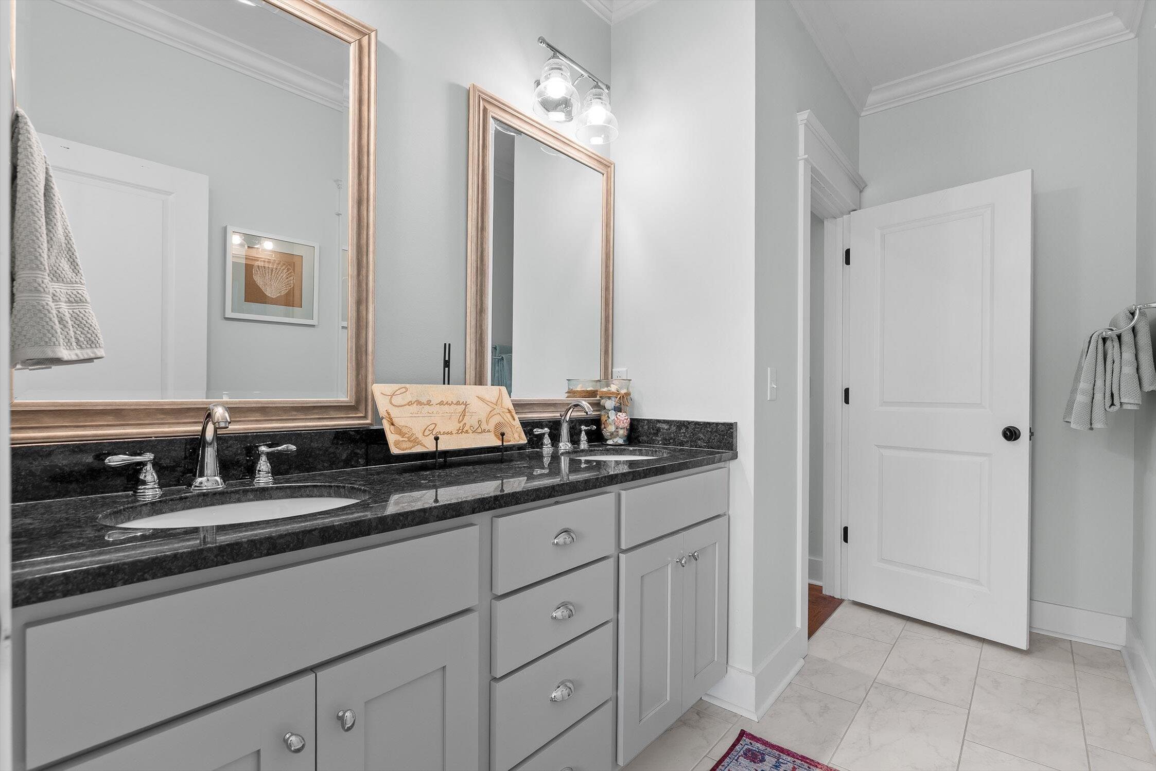 922 Elk Ridge