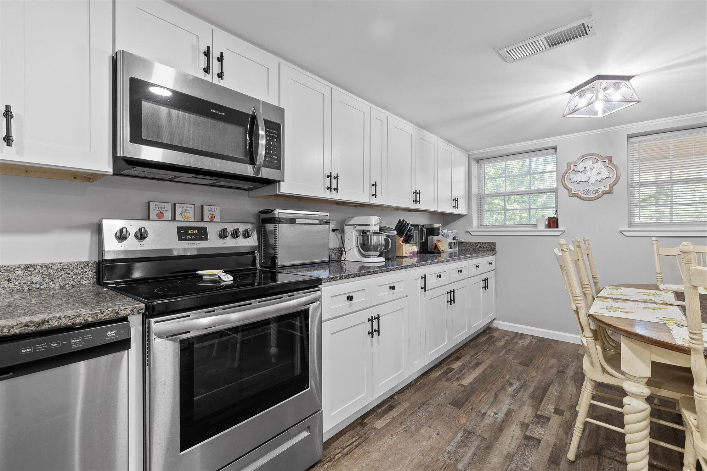 303 NW Cherokee Trail