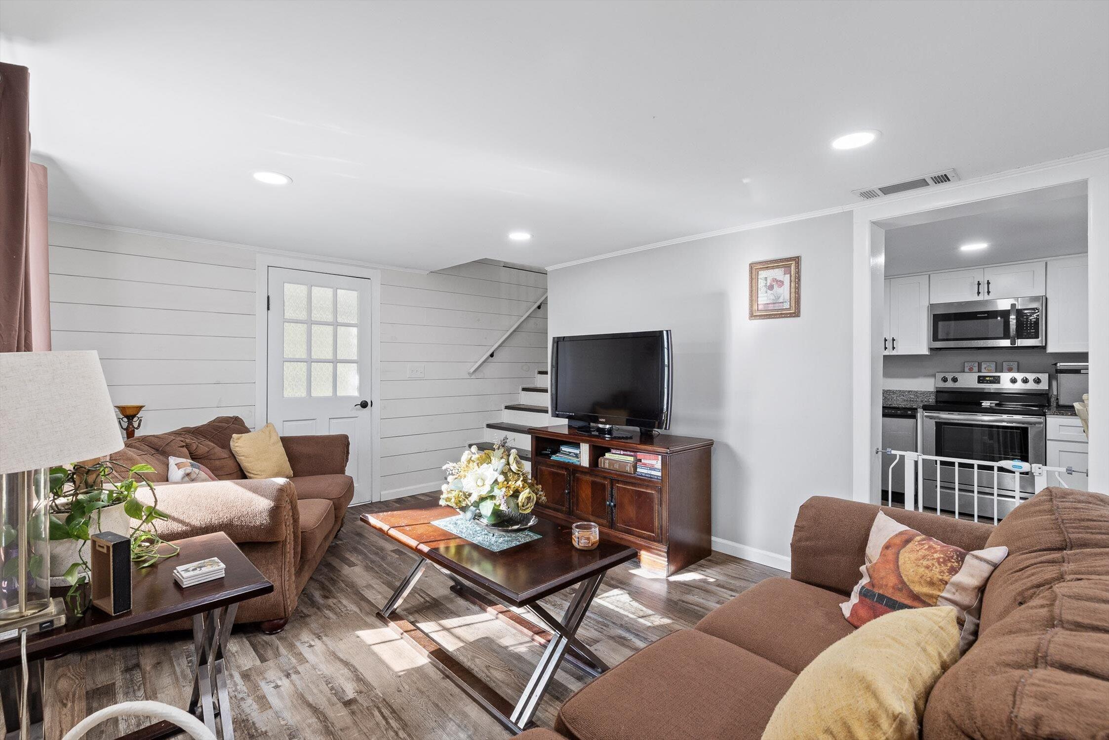 303 NW Cherokee Trail