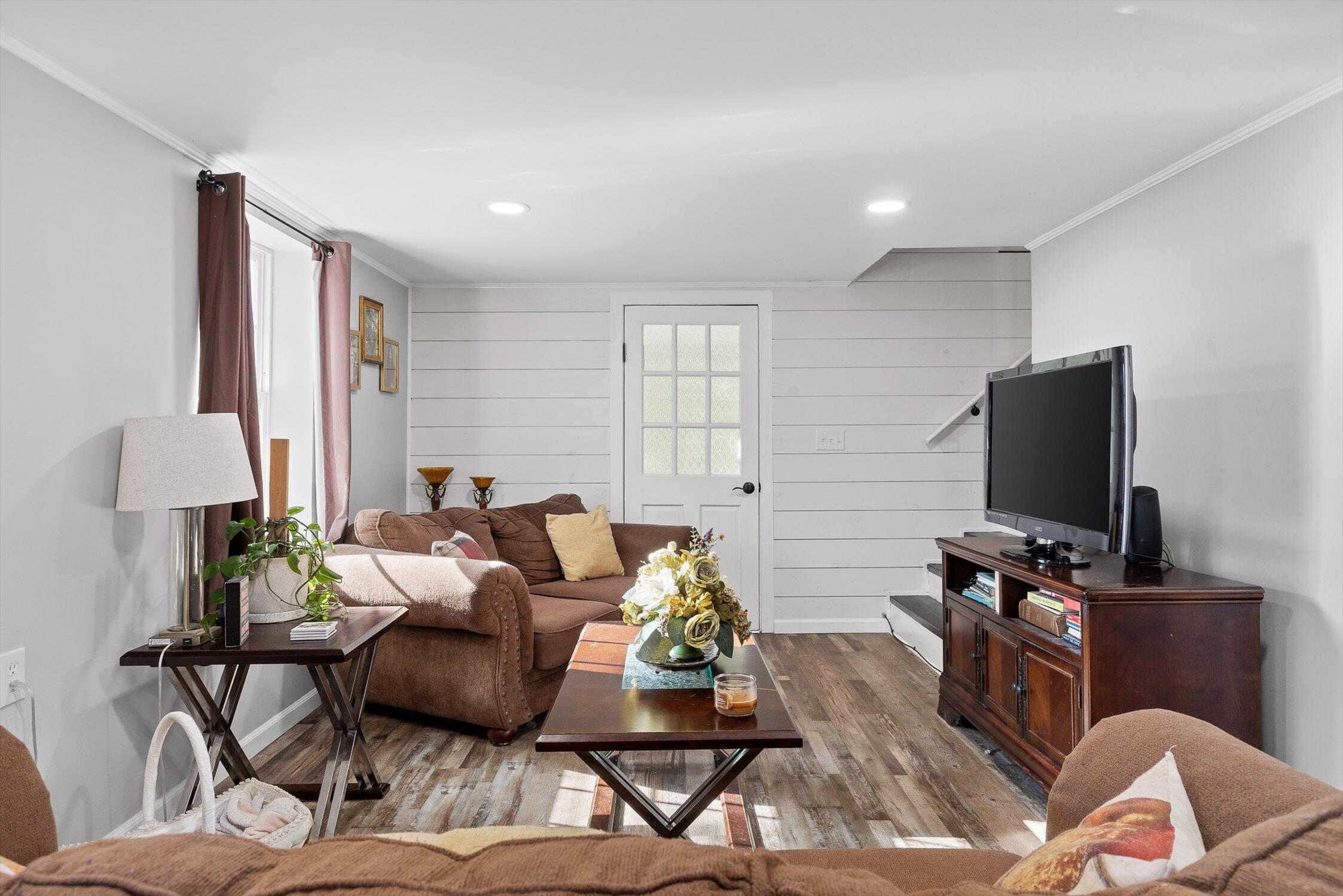 303 NW Cherokee Trail