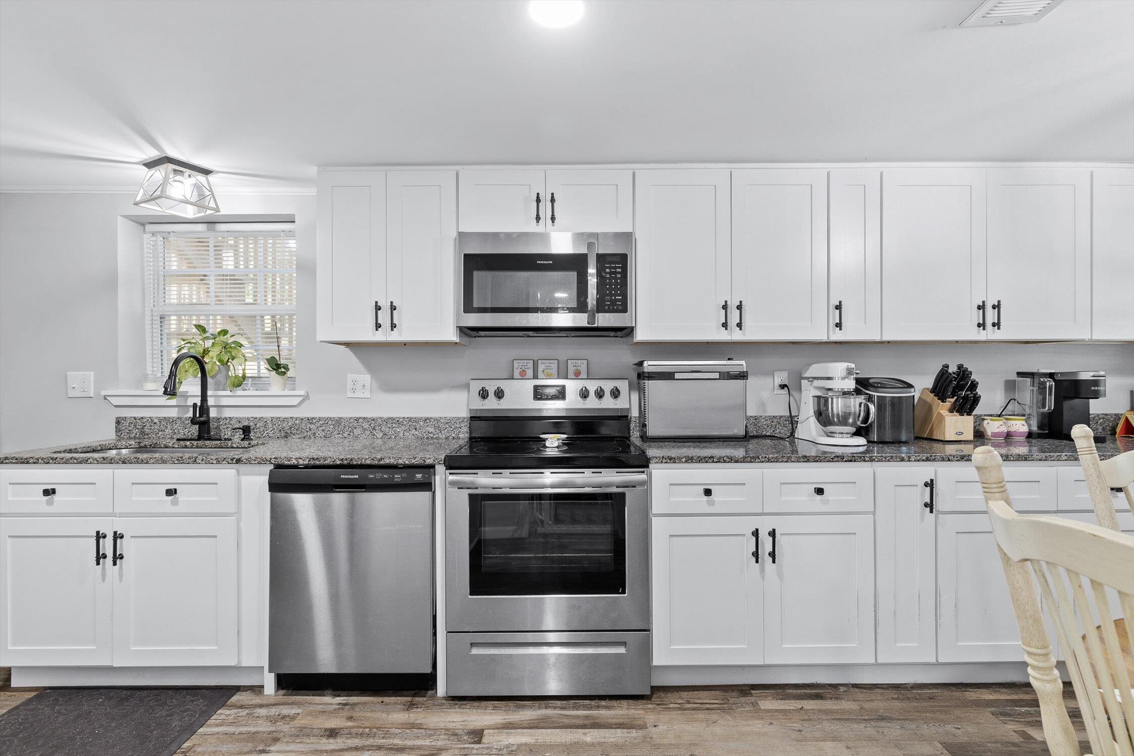 303 NW Cherokee Trail