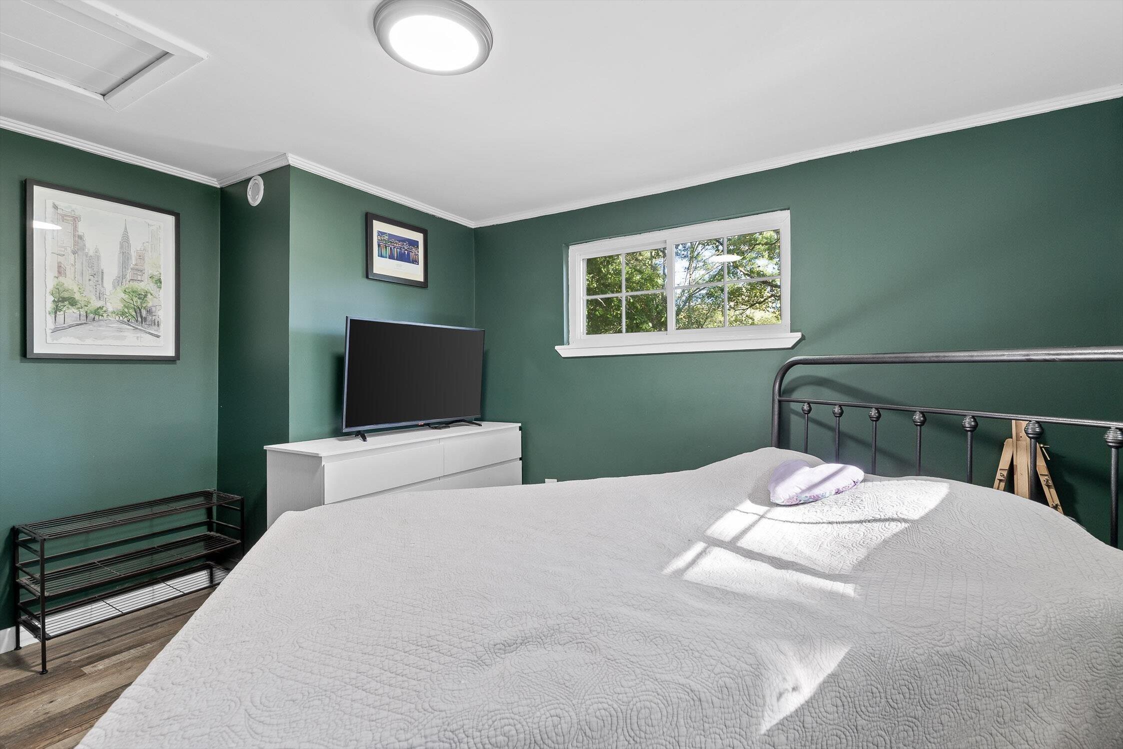 303 NW Cherokee Trail