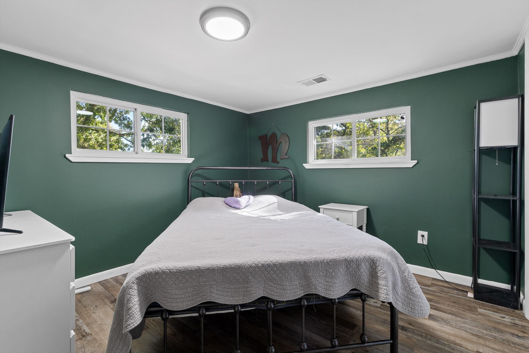 303 NW Cherokee Trail