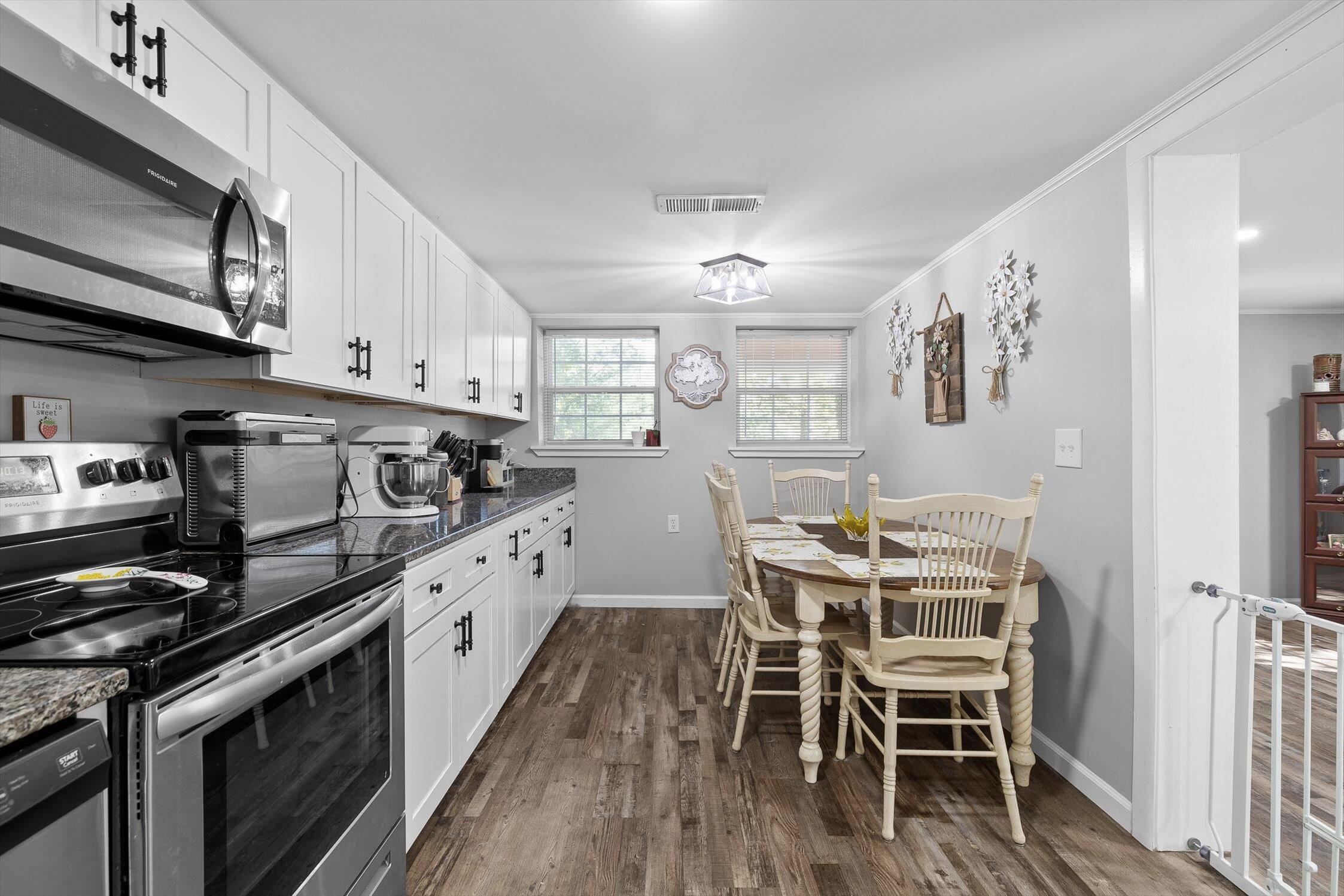 303 NW Cherokee Trail