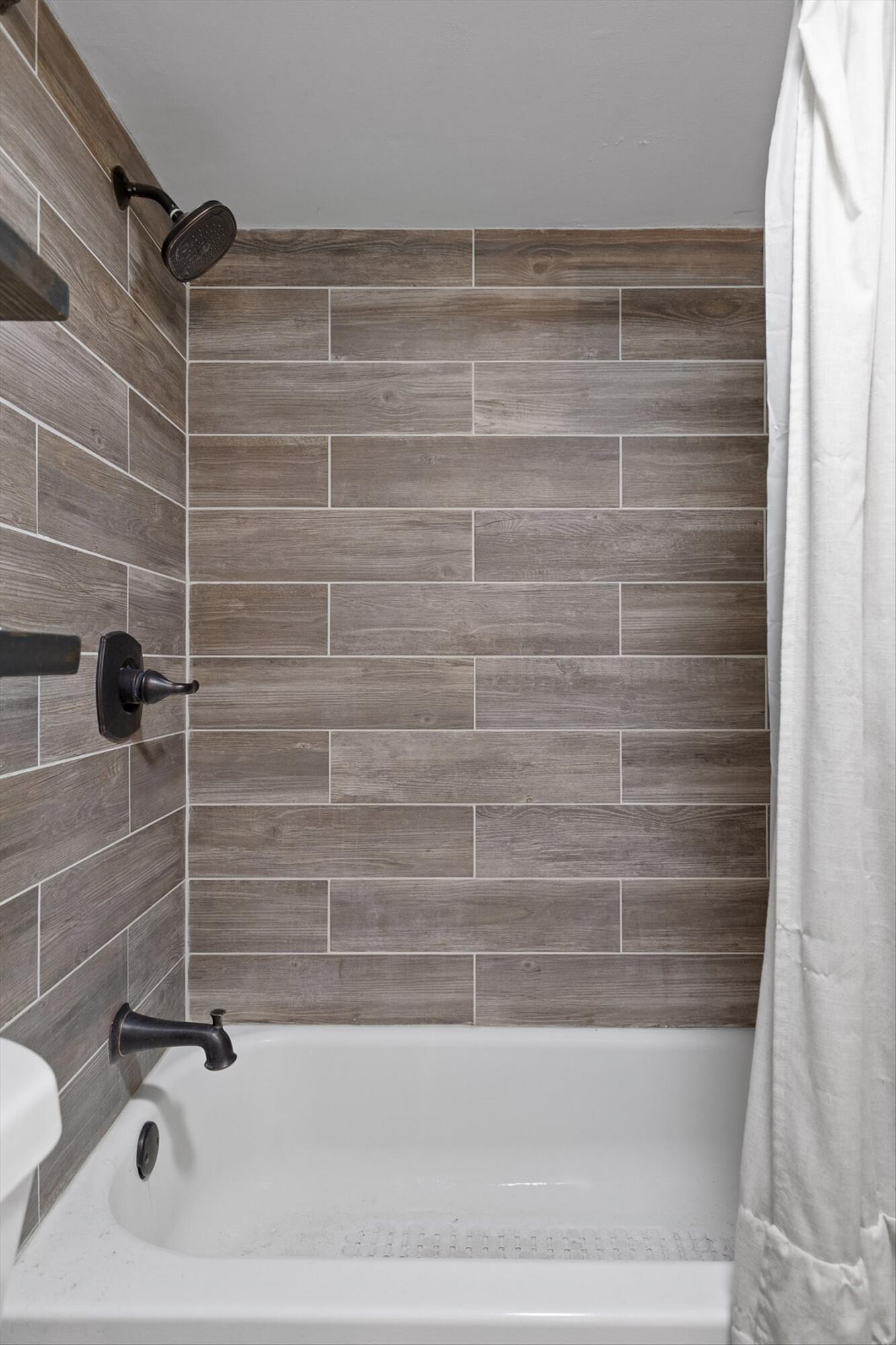 303 NW Cherokee Trail