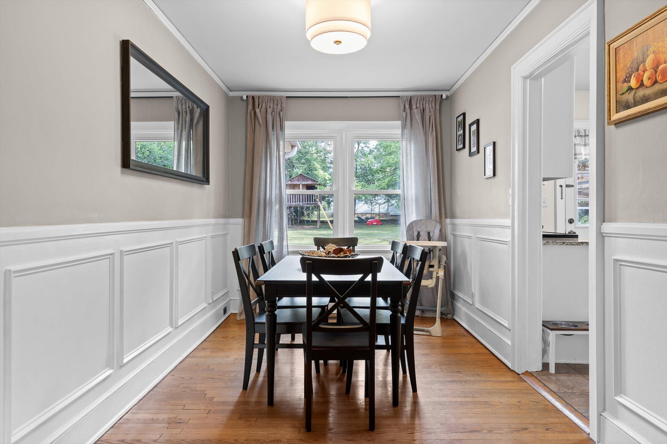 109 E Meadowbrook Drive