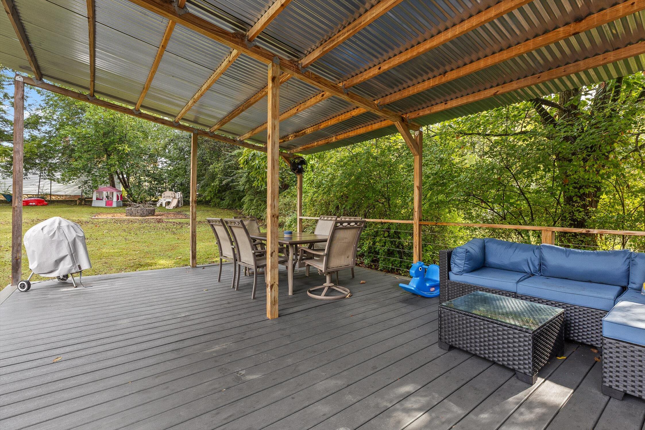 109 E Meadowbrook Drive