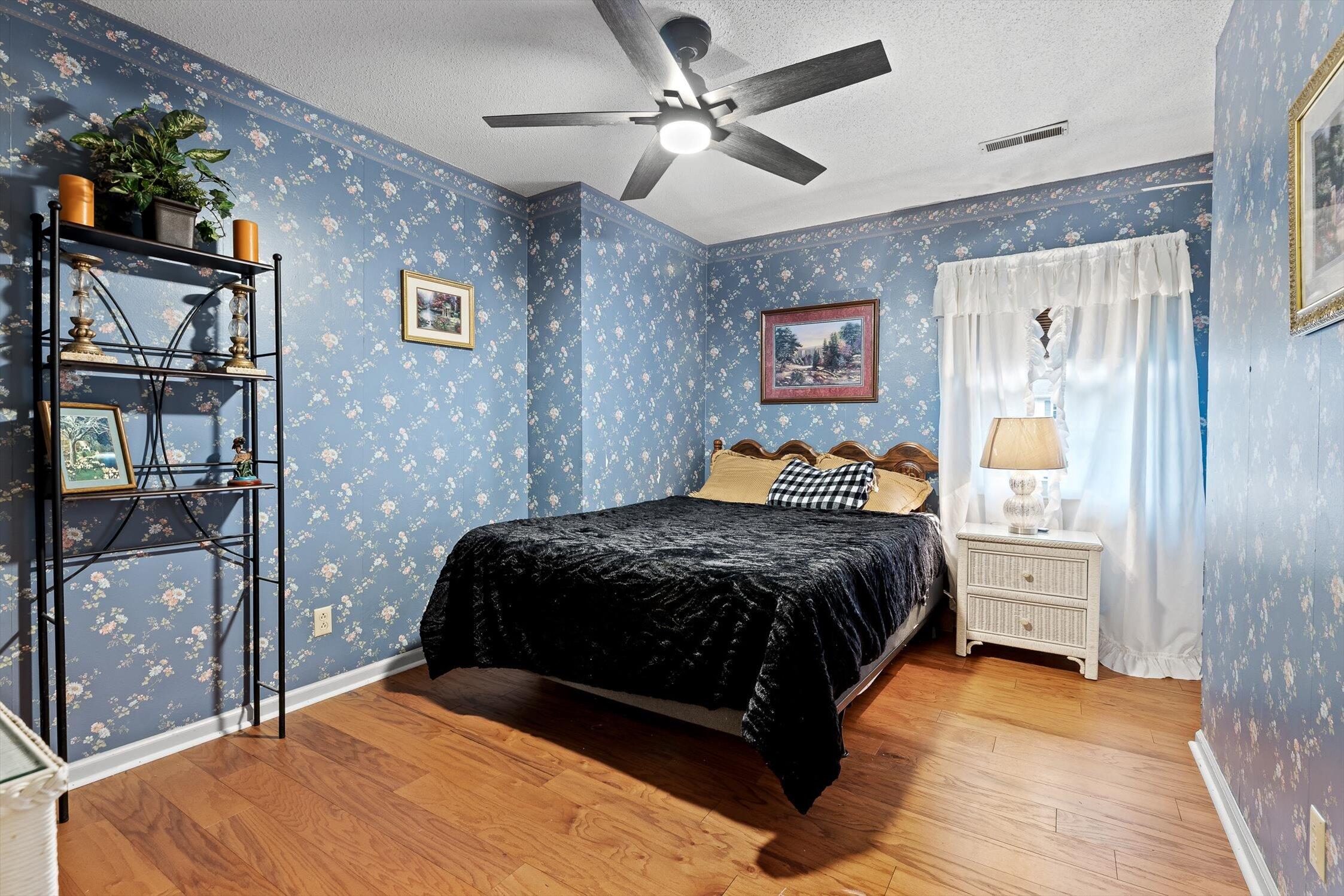 7825 Cove Ridge Drive