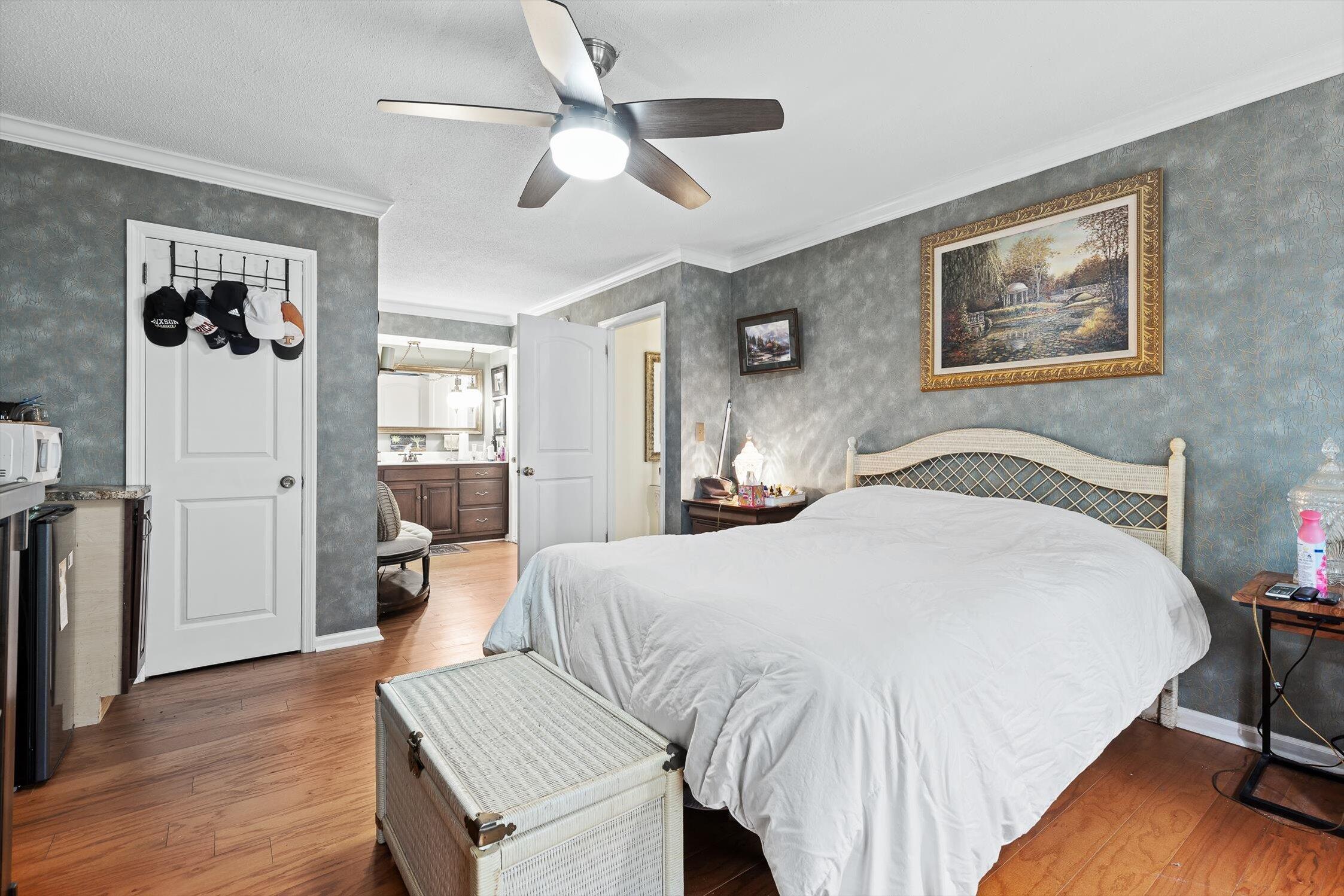 7825 Cove Ridge Drive