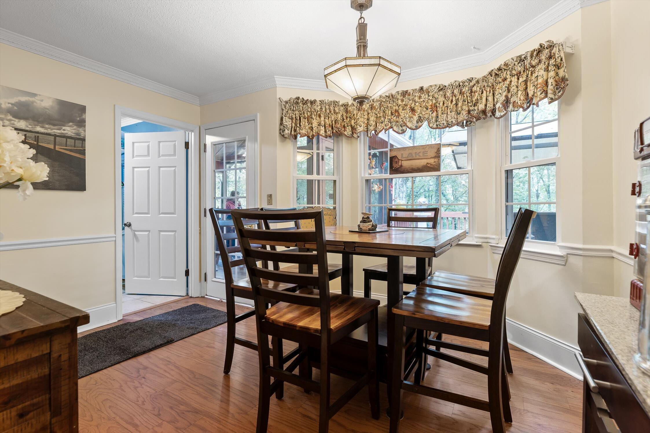 7825 Cove Ridge Drive