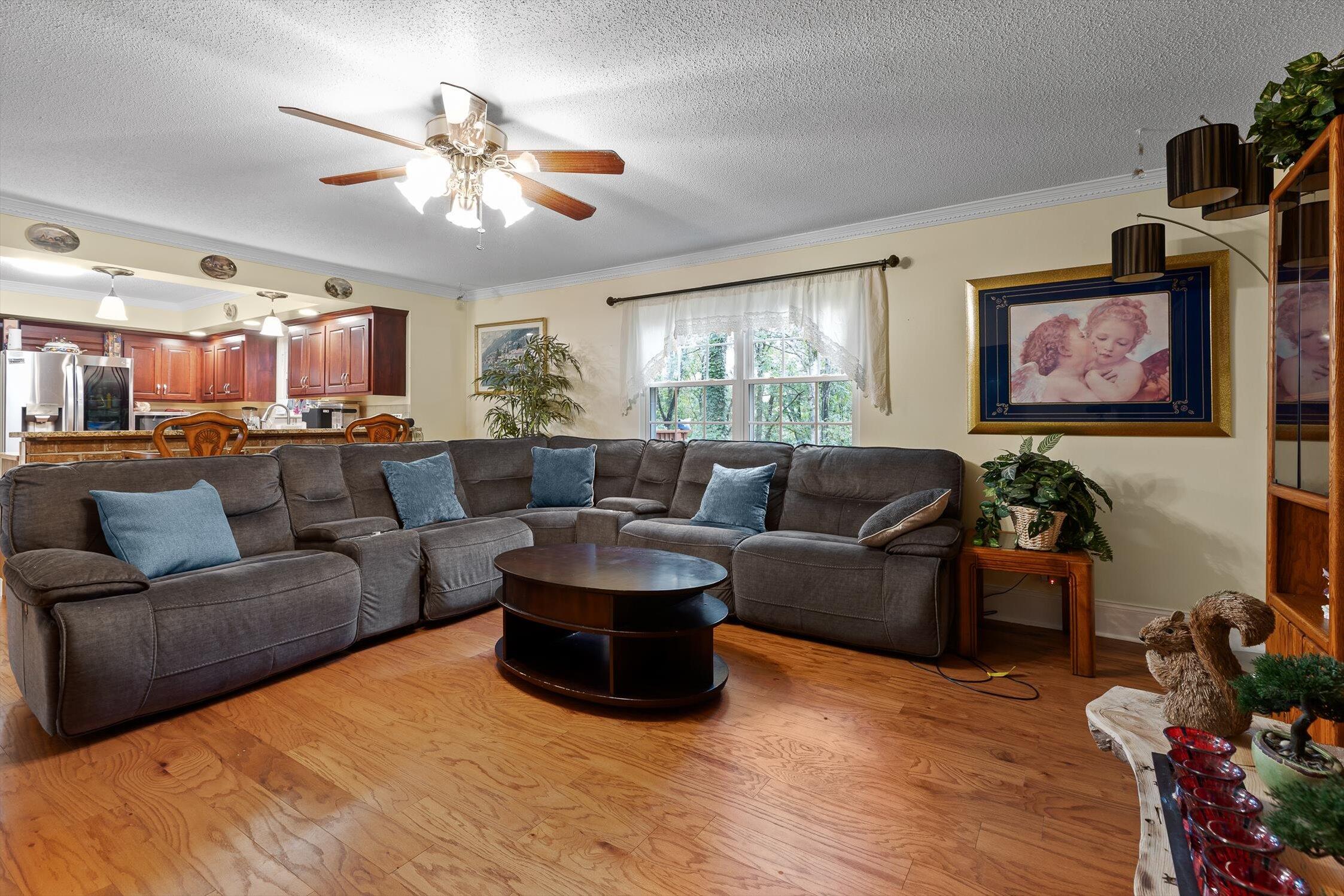 7825 Cove Ridge Drive