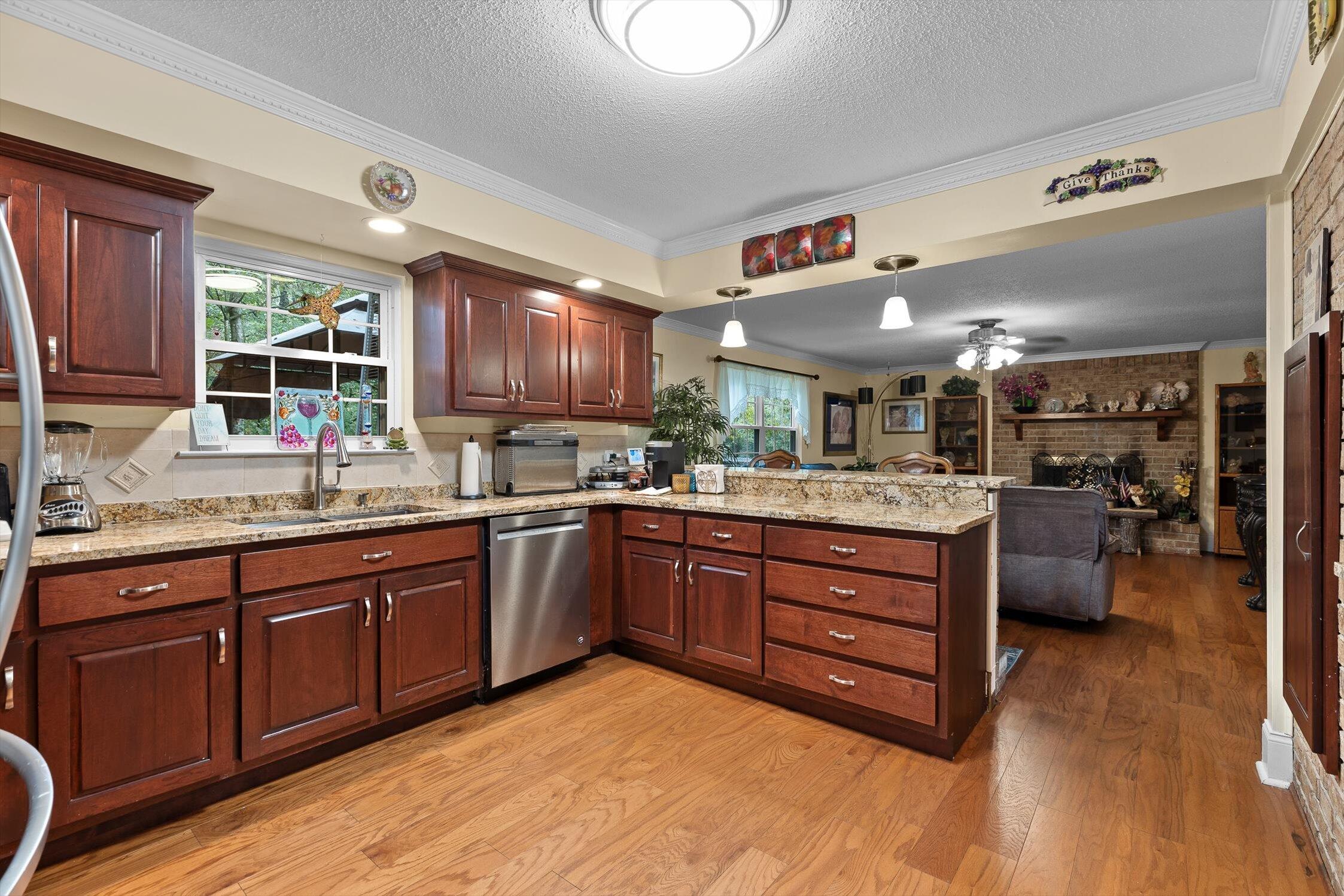 7825 Cove Ridge Drive