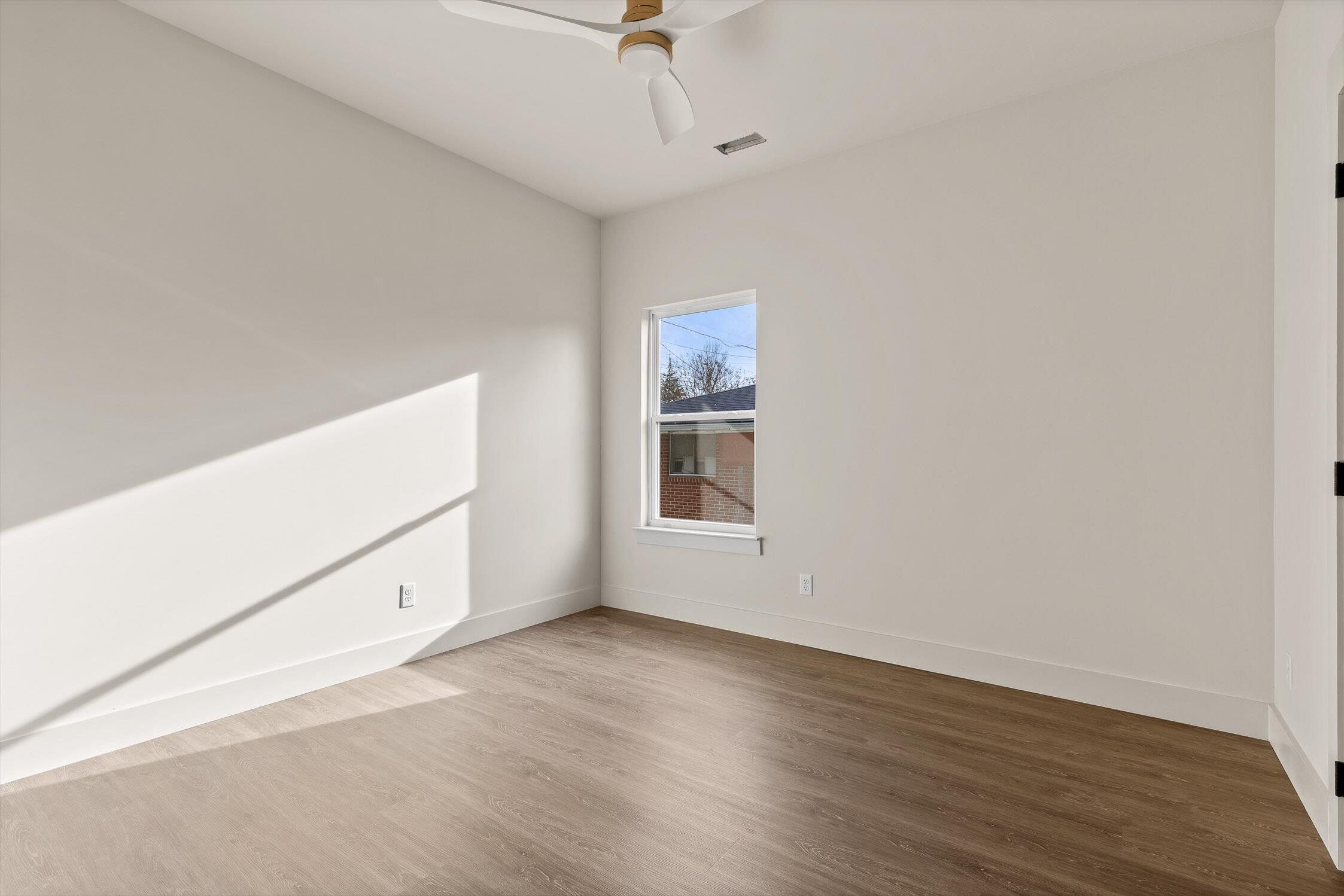 925 N Chamberlain Avenue