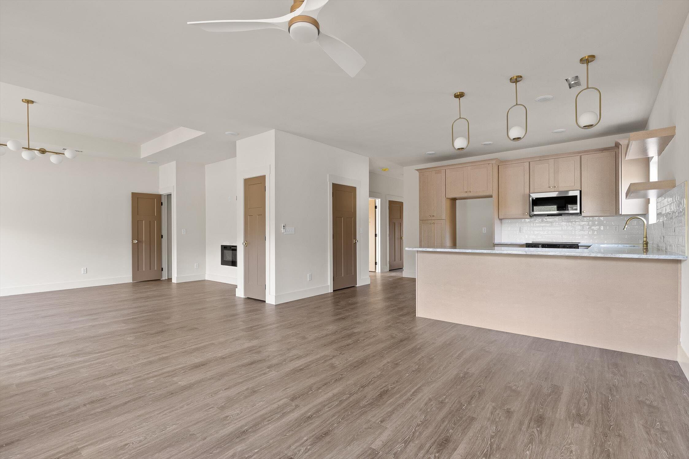 925 N Chamberlain Avenue