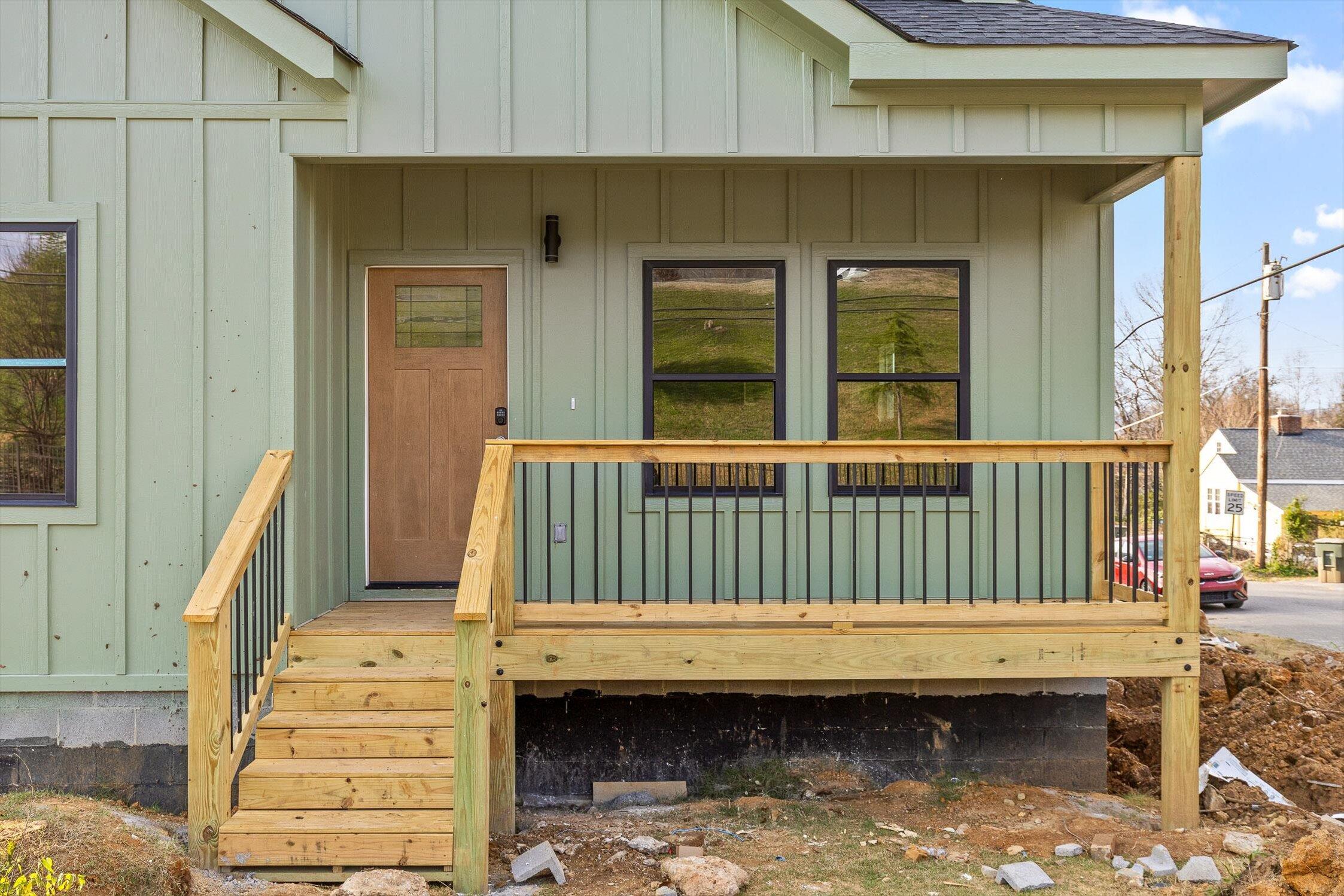 925 N Chamberlain Avenue