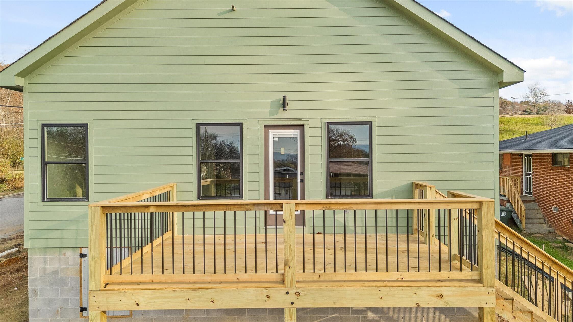 925 N Chamberlain Avenue