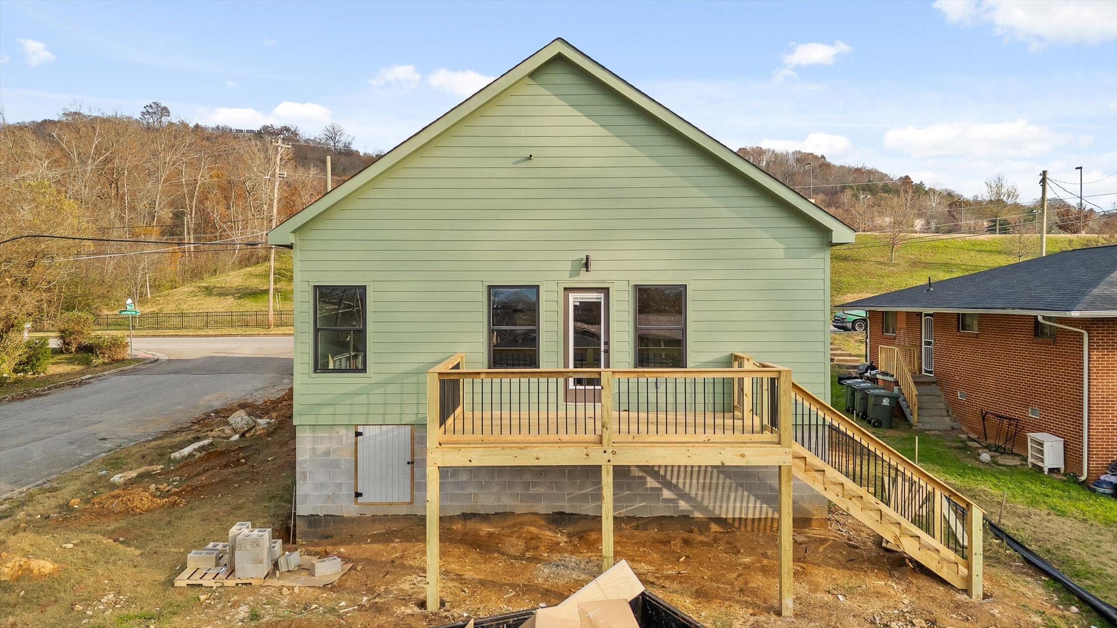 925 N Chamberlain Avenue