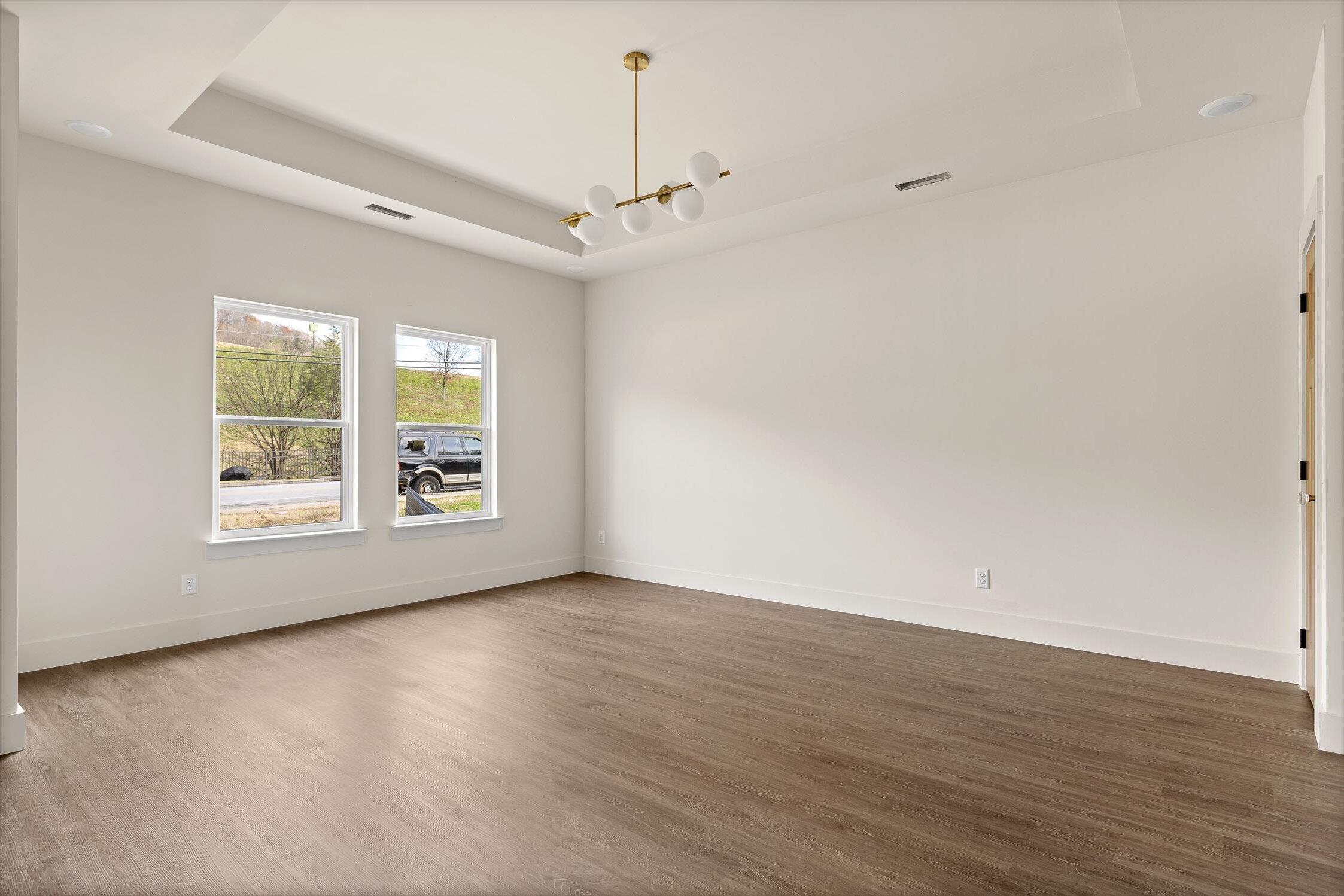 925 N Chamberlain Avenue