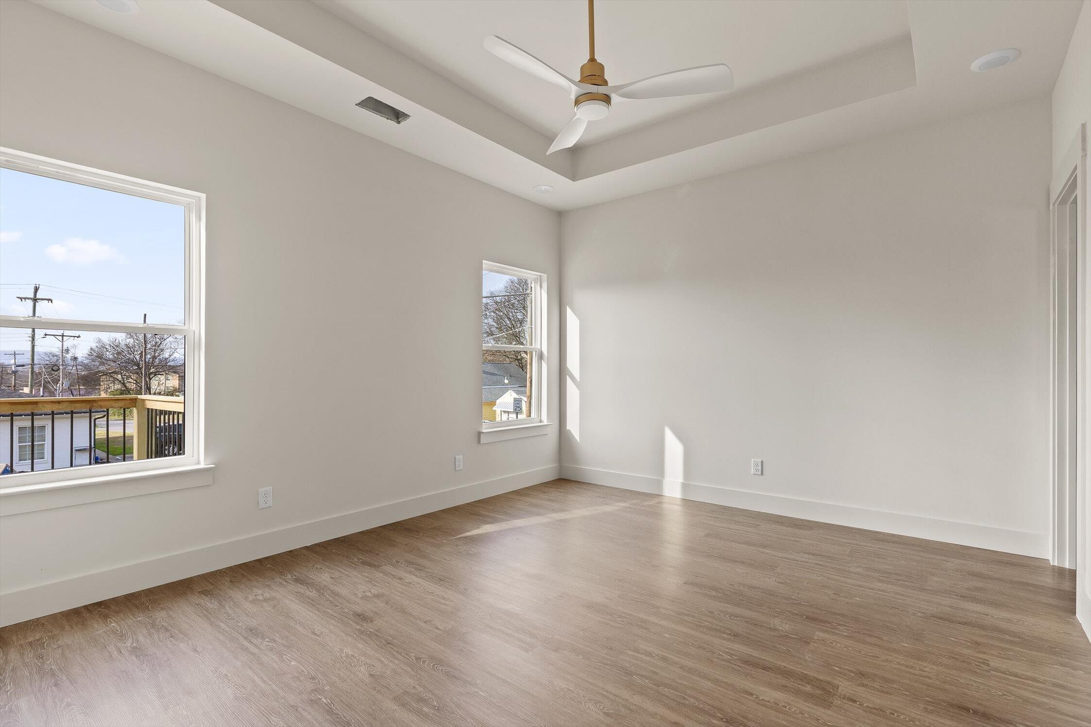 925 N Chamberlain Avenue